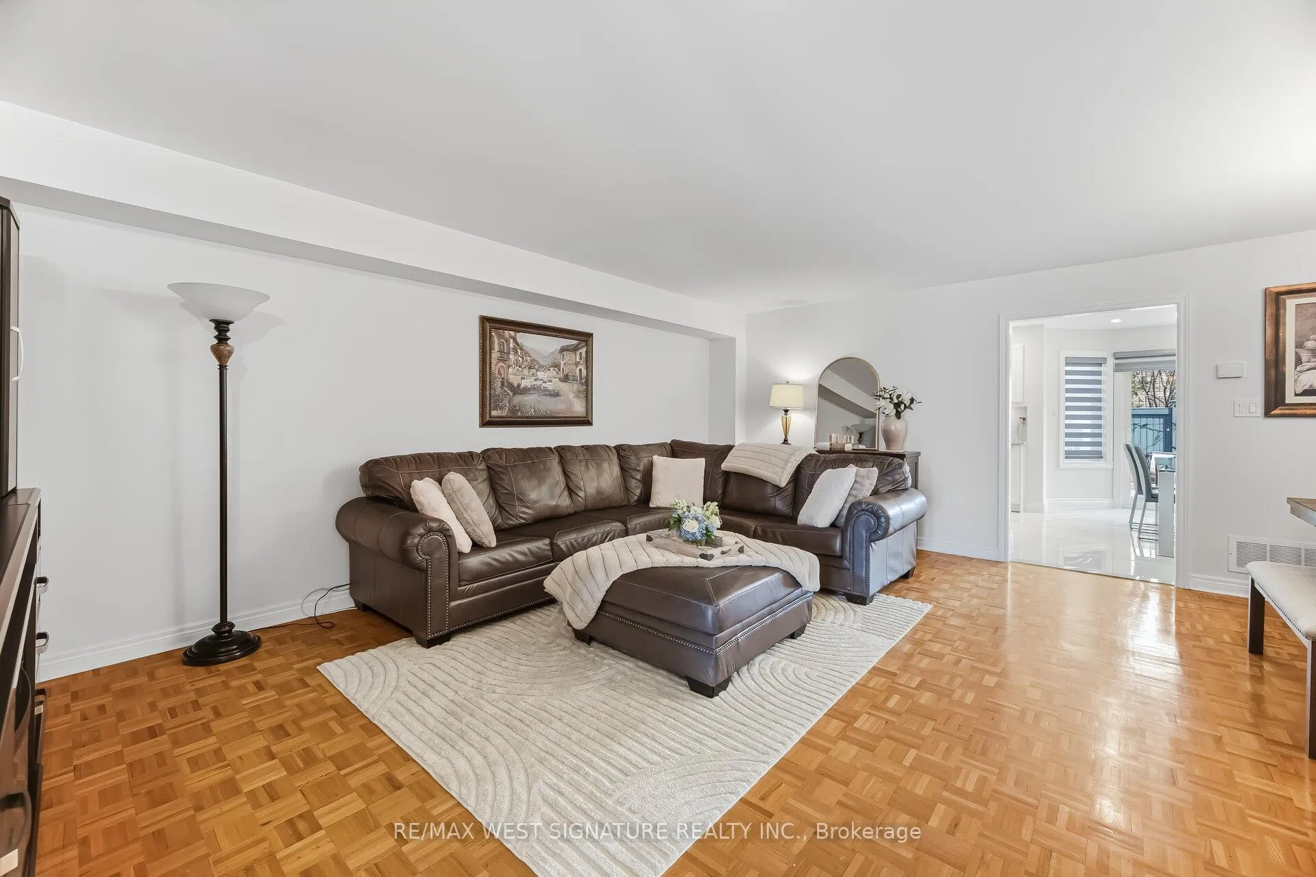 Photo 6 of 119 Castle Park Boulevard, Vaughan, Sonoma Heights — HOMEH