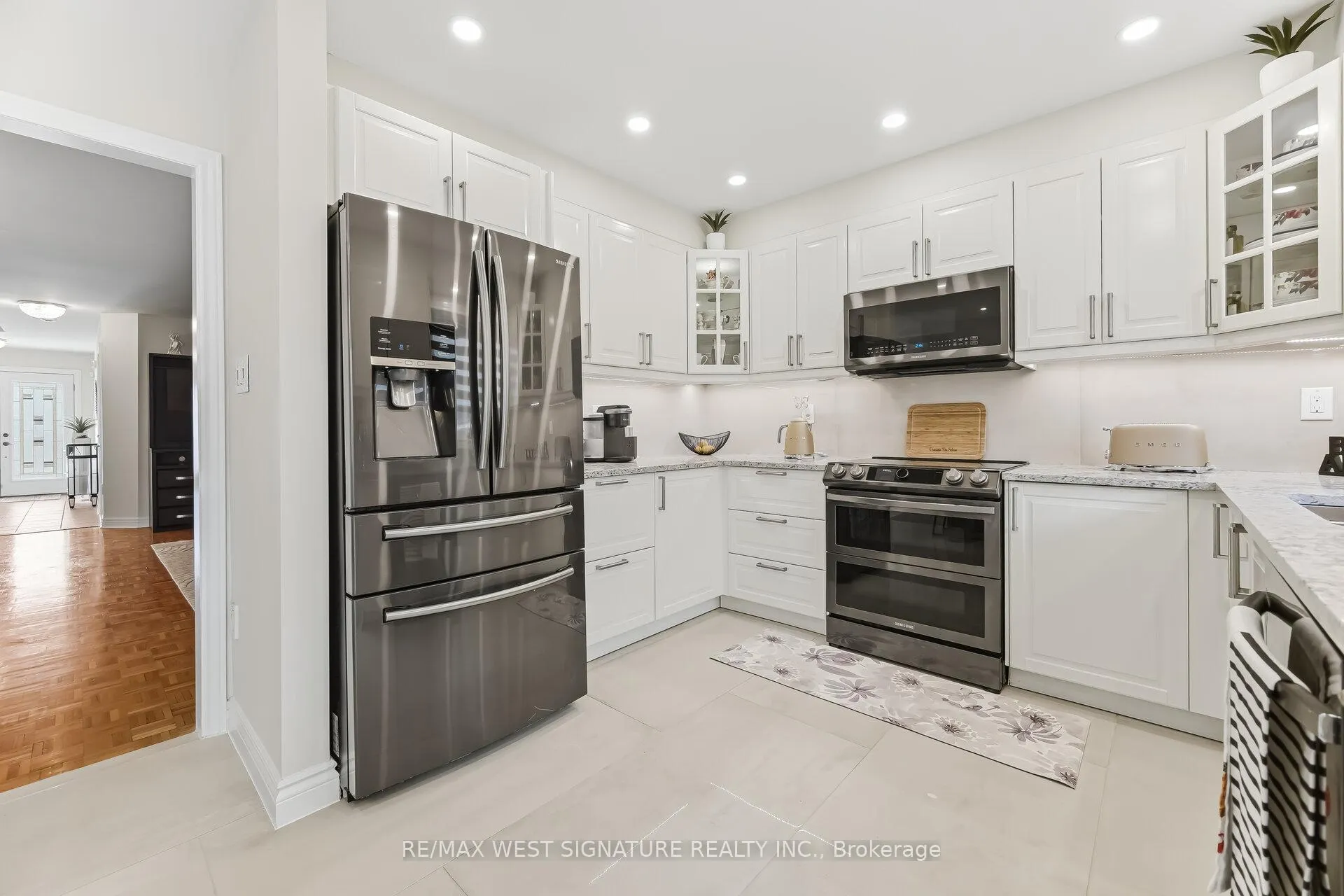 Photo 10 of 119 Castle Park Boulevard, Vaughan, Sonoma Heights — HOMEH