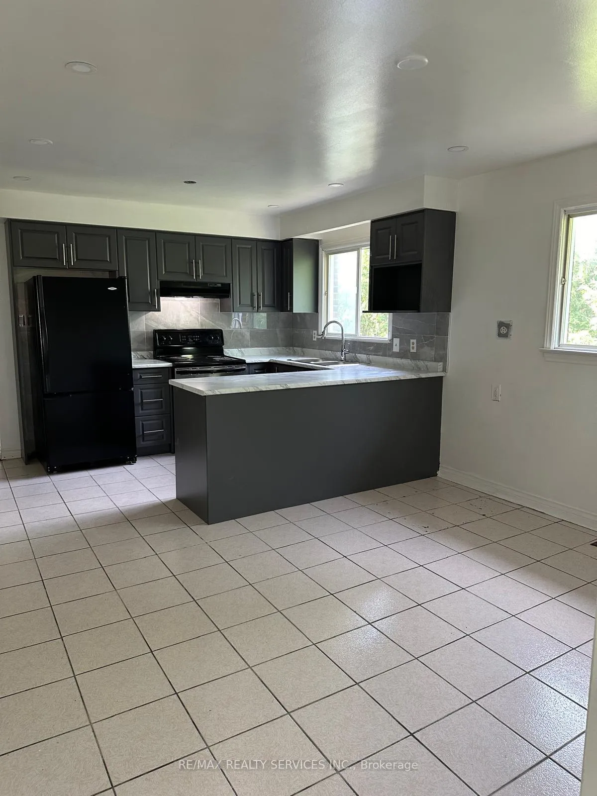 Photo 3 of Unit Main, 134 Jade Crescent, Brampton, Northgate — HOMEH