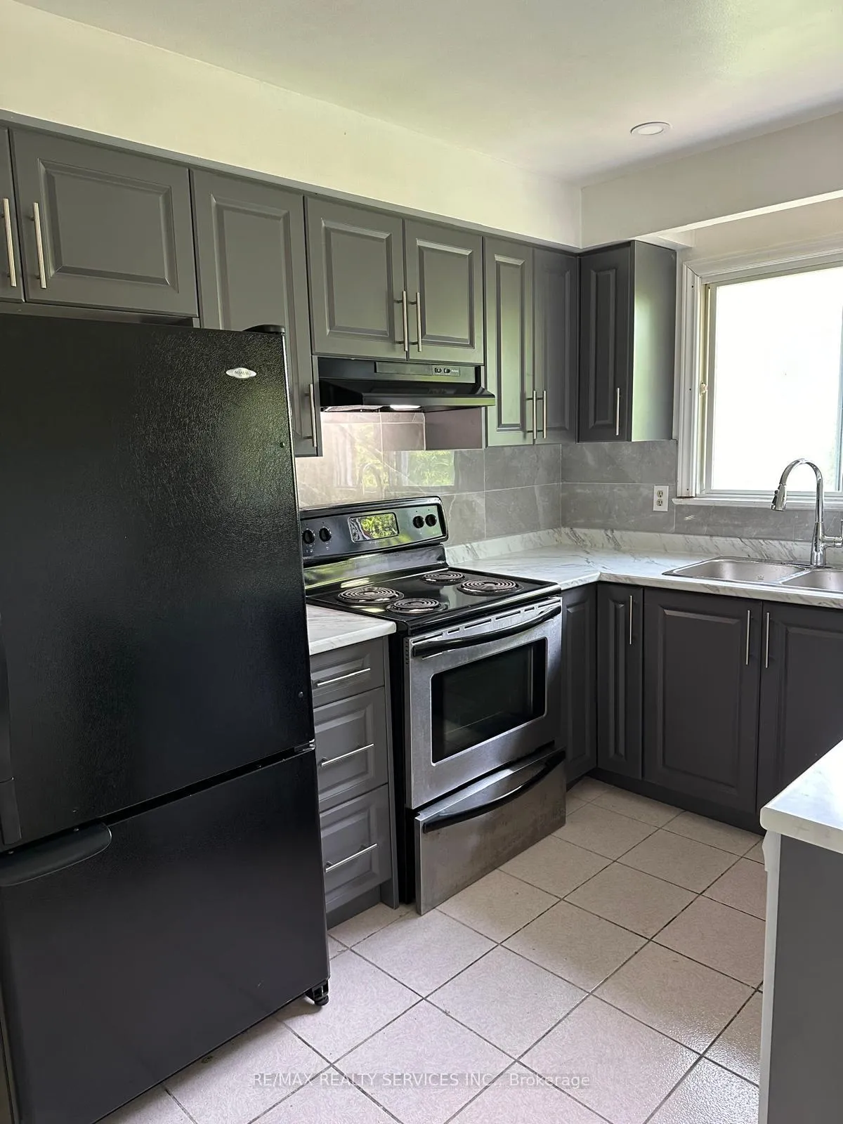 Photo 4 of Unit Main, 134 Jade Crescent, Brampton, Northgate — HOMEH