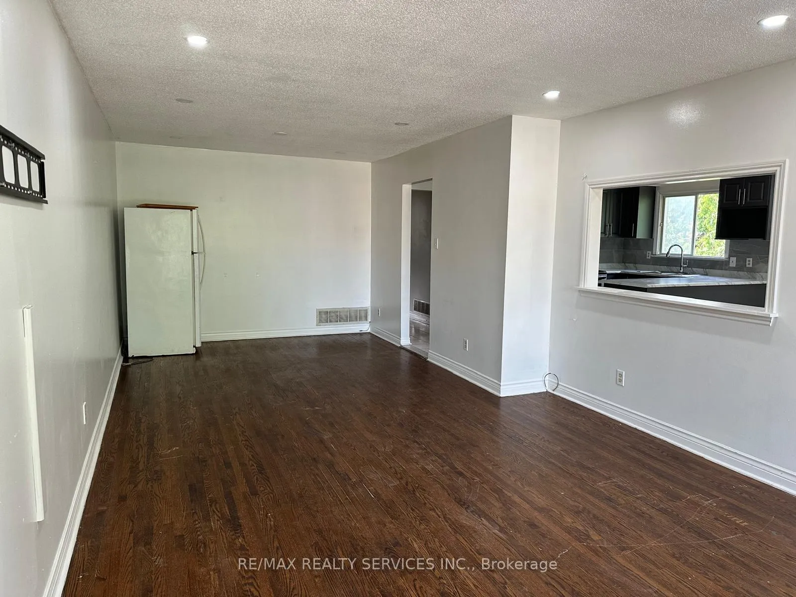 Photo 7 of Unit Main, 134 Jade Crescent, Brampton, Northgate — HOMEH