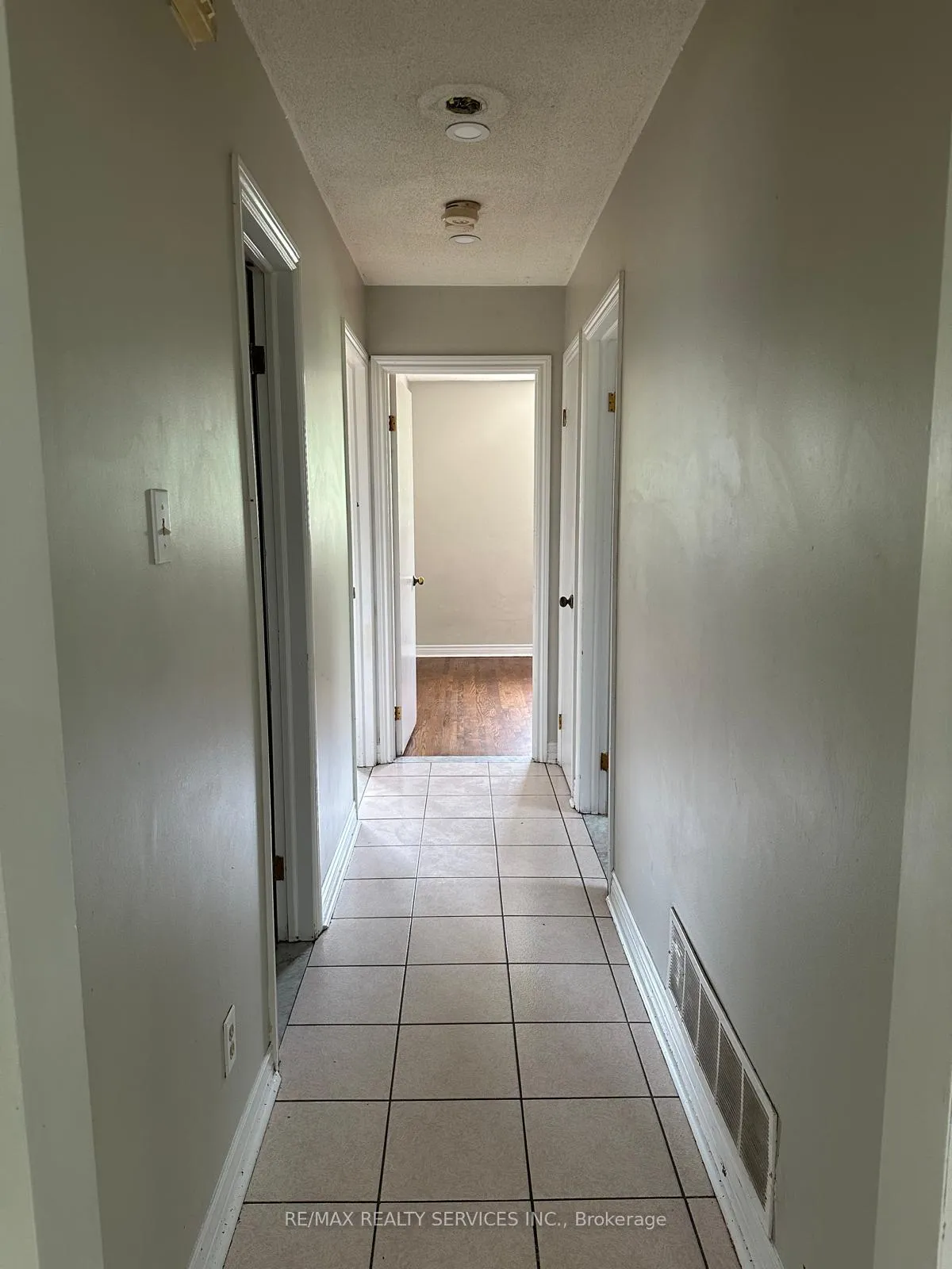 Photo 10 of Unit Main, 134 Jade Crescent, Brampton, Northgate — HOMEH