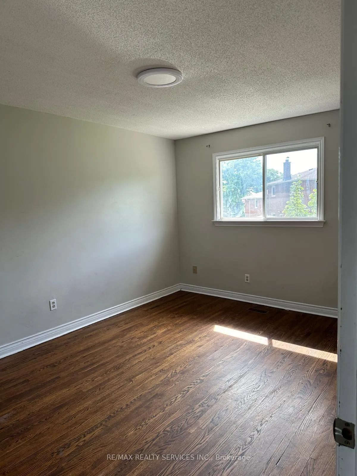 Photo 12 of Unit Main, 134 Jade Crescent, Brampton, Northgate — HOMEH