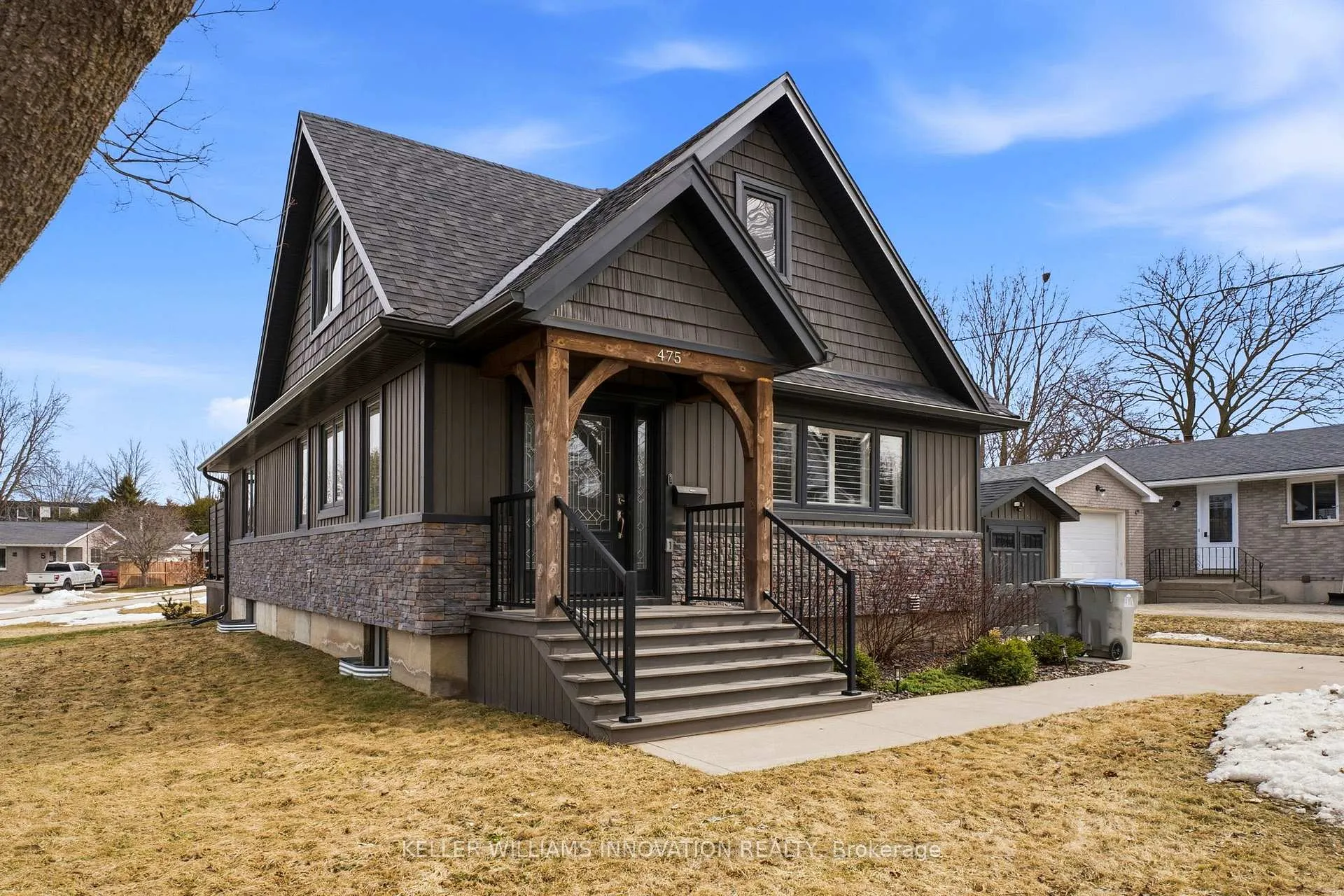 Front of 475 Campbell Street W