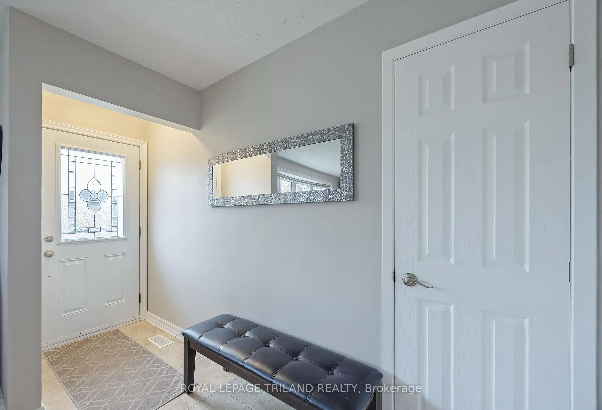 Photo 3 of 59 Lawrence Avenue, St. Thomas — HOMEH