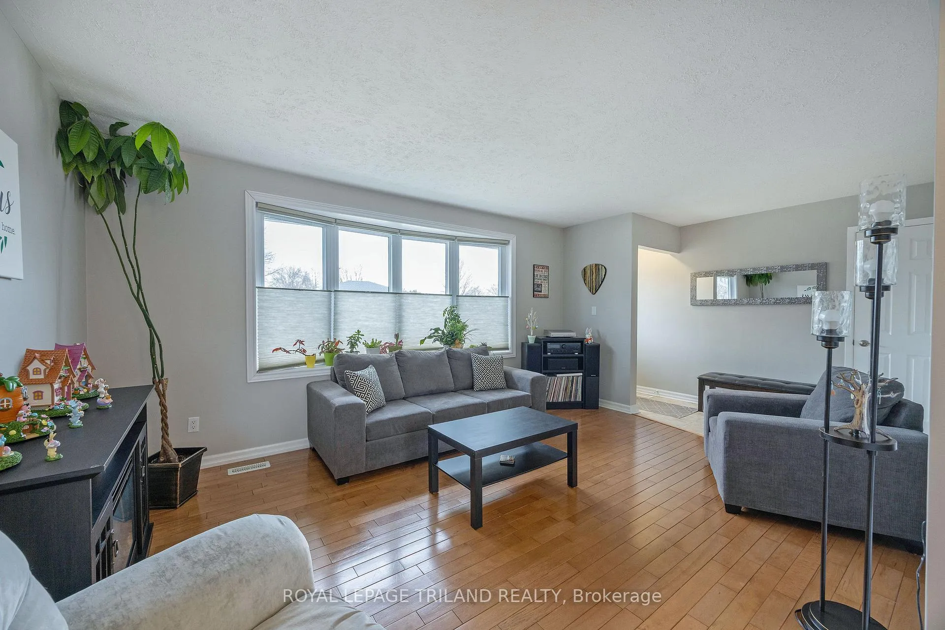 Photo 6 of 59 Lawrence Avenue, St. Thomas — HOMEH