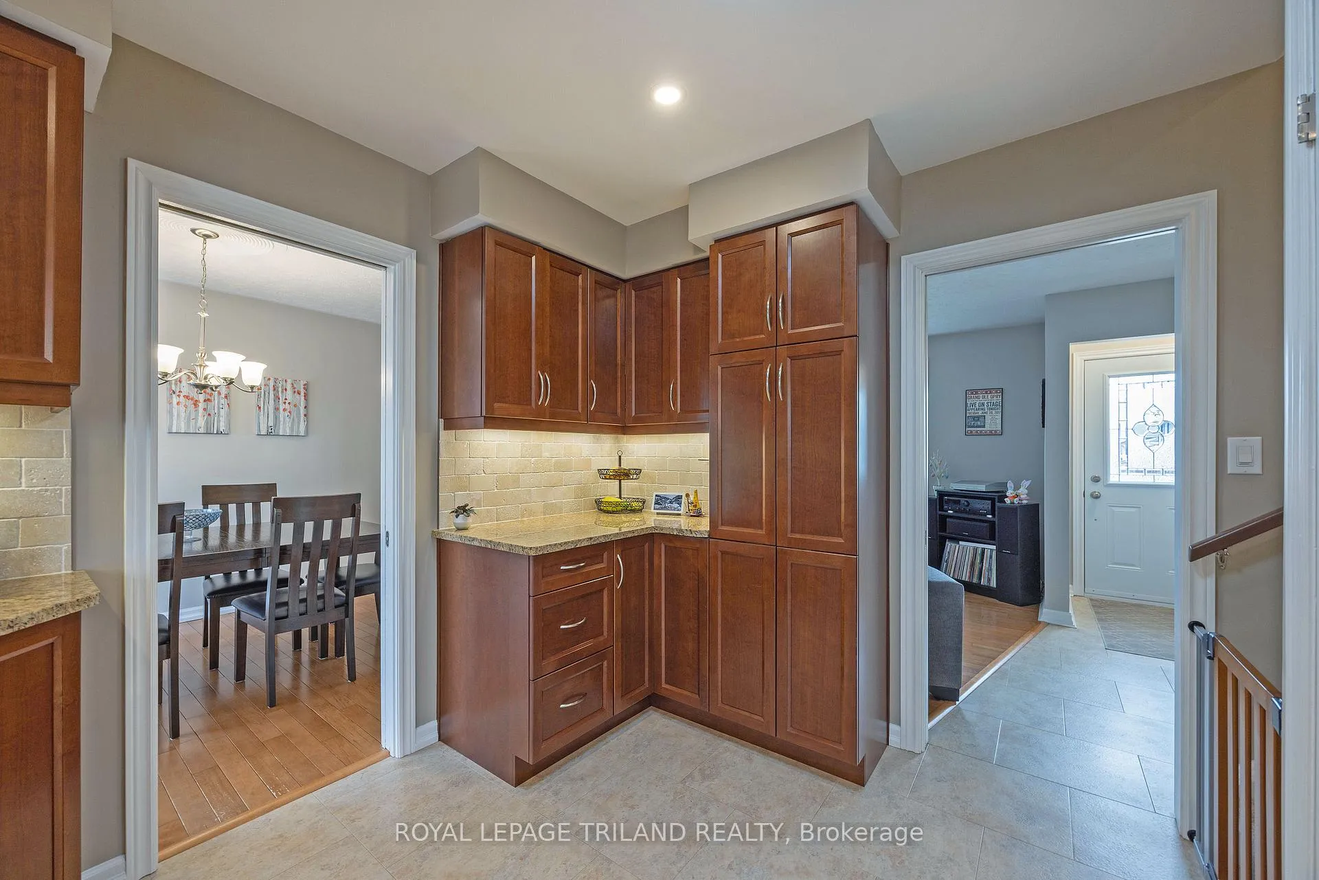 Photo 10 of 59 Lawrence Avenue, St. Thomas — HOMEH