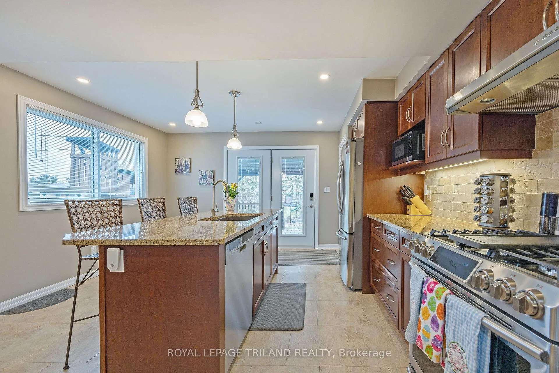 Photo 12 of 59 Lawrence Avenue, St. Thomas — HOMEH