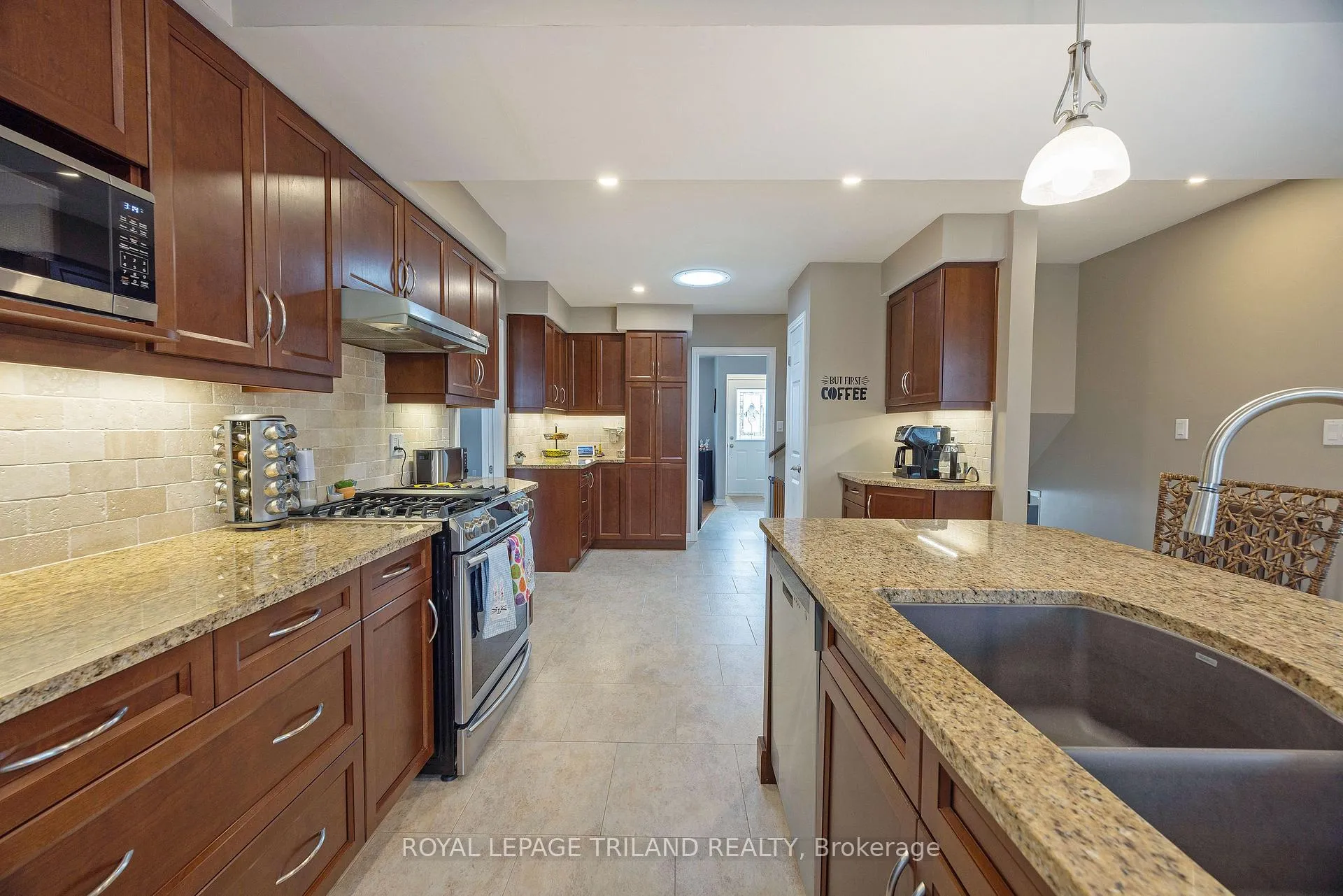 Photo 15 of 59 Lawrence Avenue, St. Thomas — HOMEH