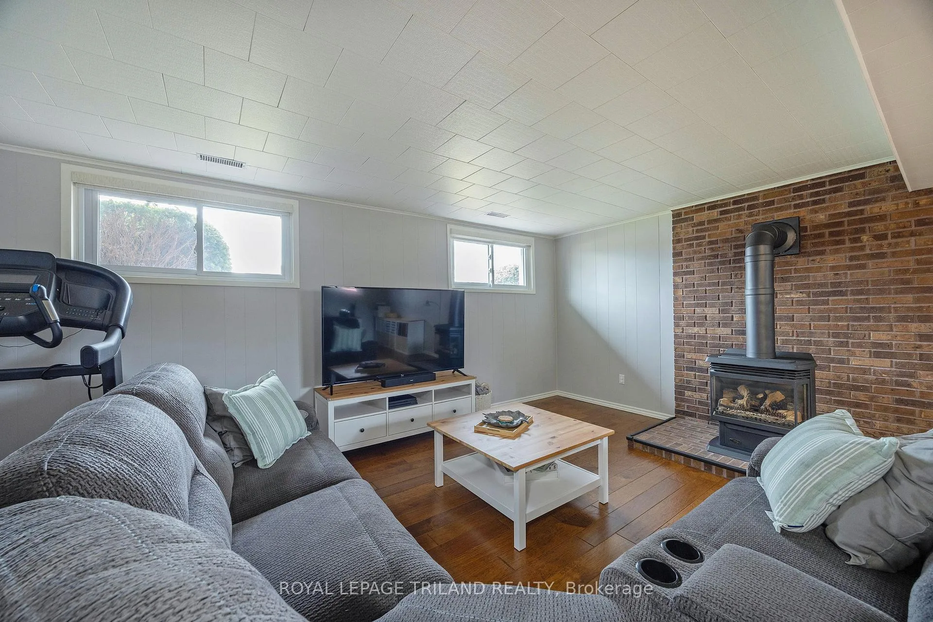 Photo 23 of 59 Lawrence Avenue, St. Thomas — HOMEH
