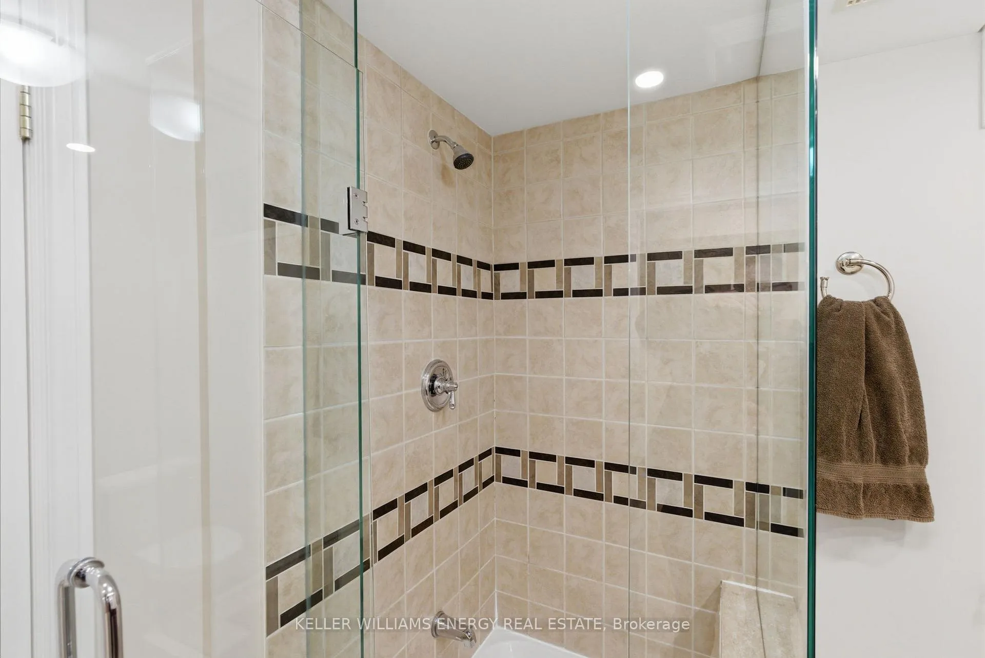 Photo 38 of 969 Ormond Drive, Oshawa, Samac — HOMEH