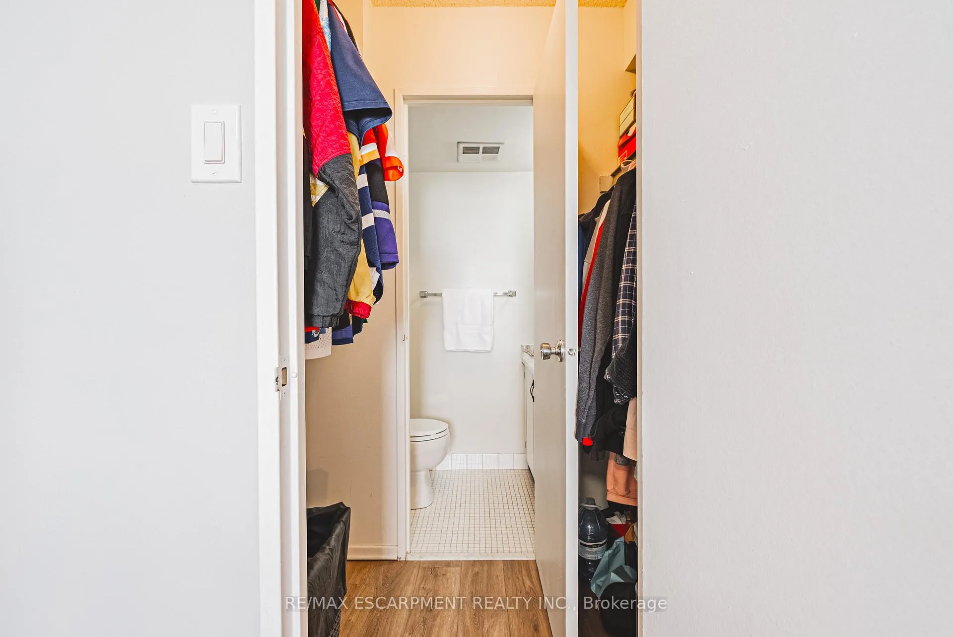 Photo 5 of Unit 1206, 2055 Upper Middle Road, Burlington, Brant Hills — HOMEH