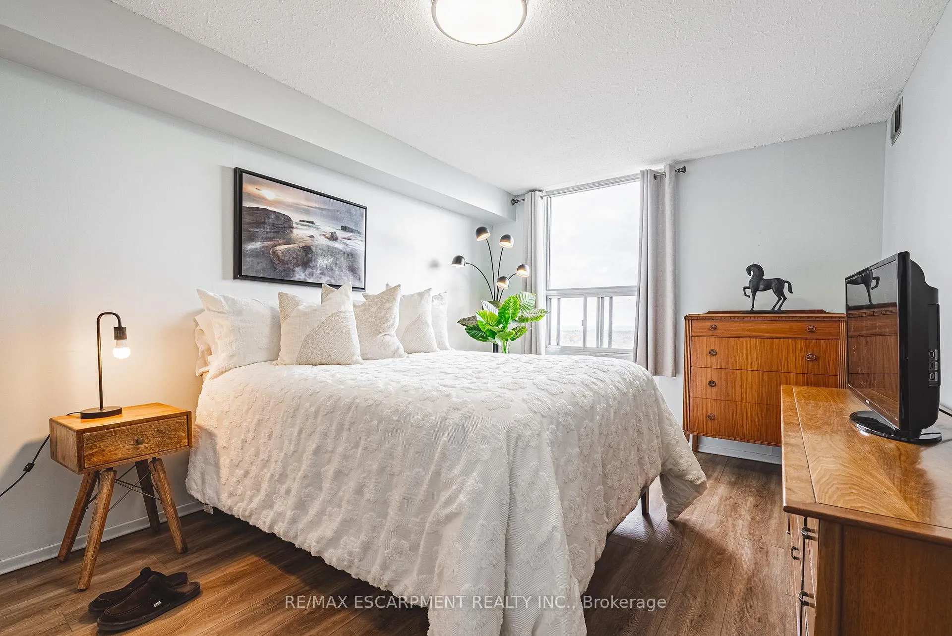 Photo 6 of Unit 1206, 2055 Upper Middle Road, Burlington, Brant Hills — HOMEH