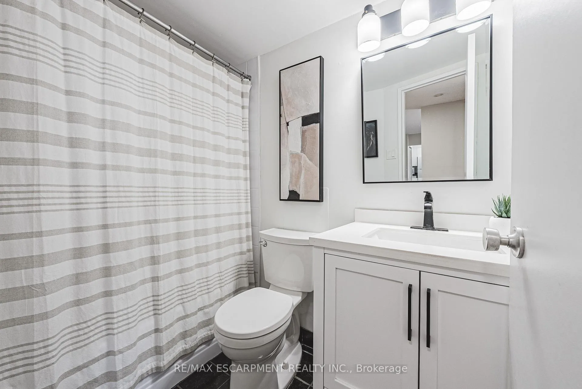 Photo 7 of Unit 1206, 2055 Upper Middle Road, Burlington, Brant Hills — HOMEH