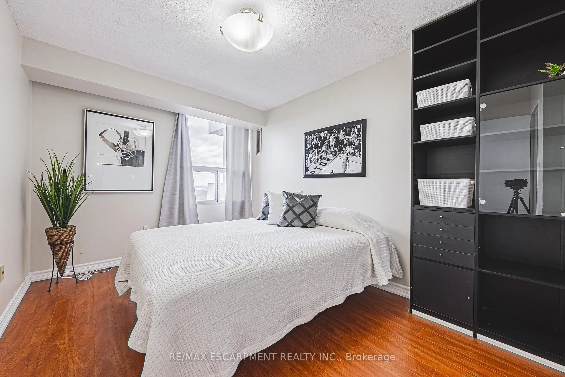 Photo 8 of Unit 1206, 2055 Upper Middle Road, Burlington, Brant Hills — HOMEH