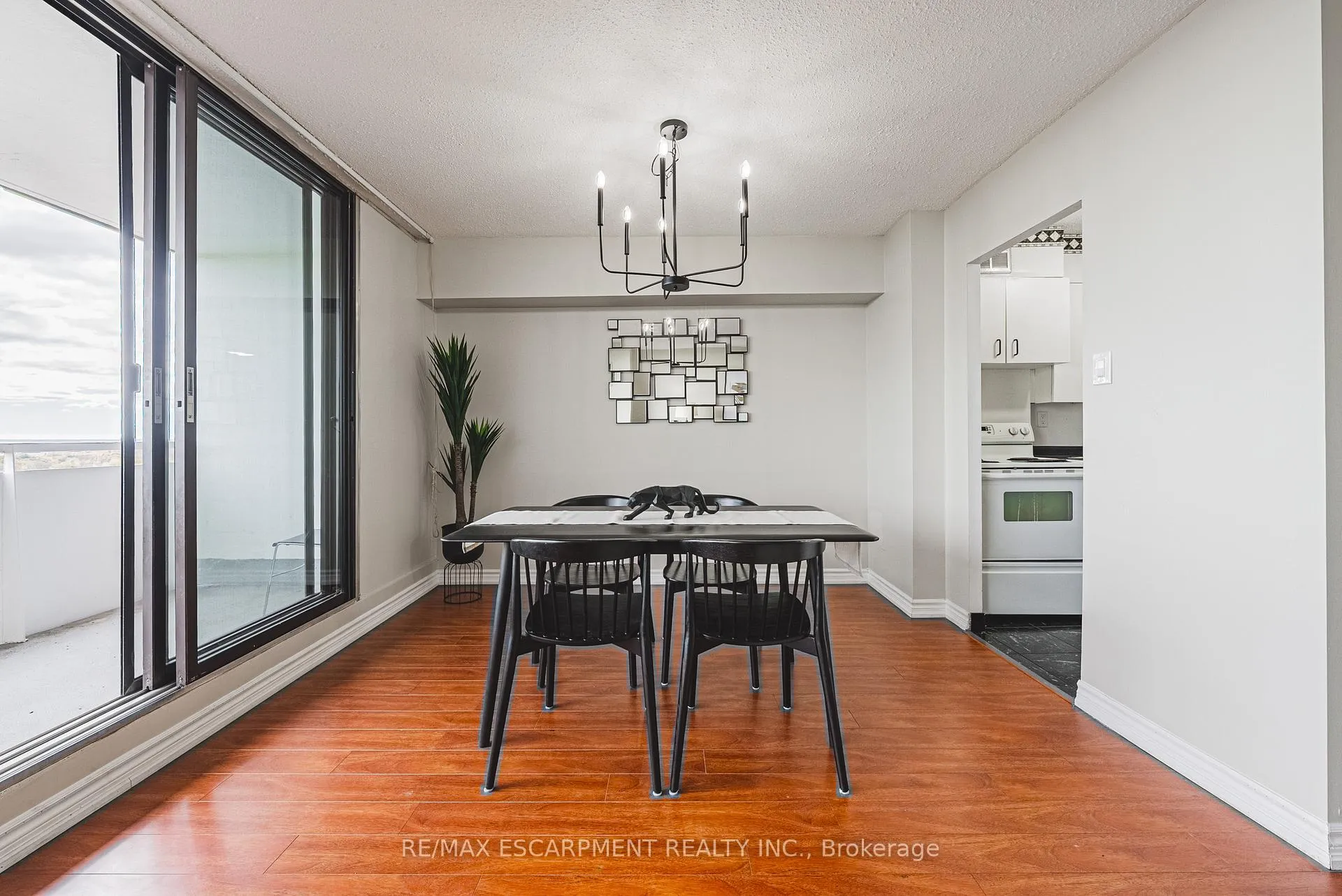 Photo 15 of Unit 1206, 2055 Upper Middle Road, Burlington, Brant Hills — HOMEH