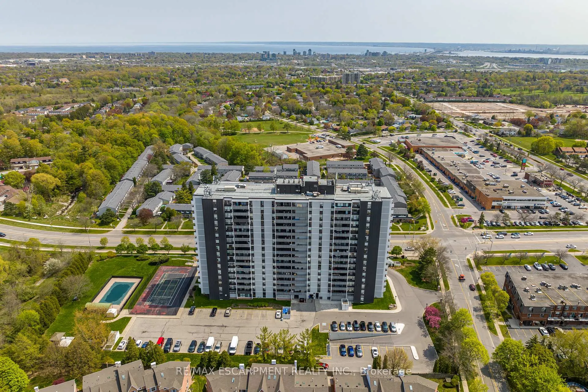 Photo 21 of Unit 1206, 2055 Upper Middle Road, Burlington, Brant Hills — HOMEH