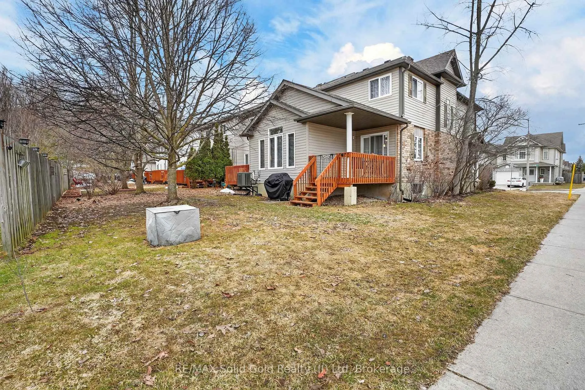 Photo 3 of 539 Woolgrass Avenue, Waterloo — HOMEH