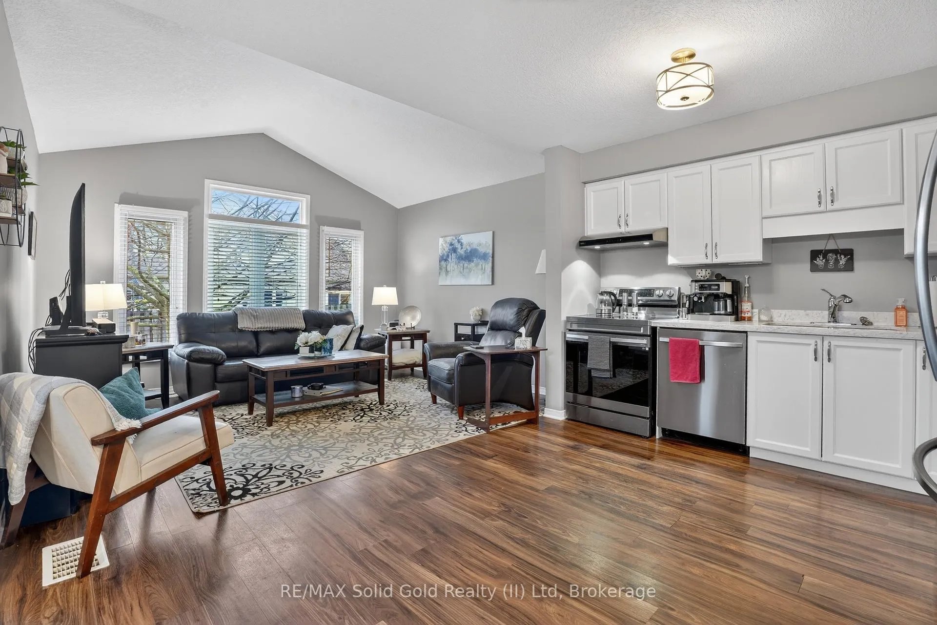 Photo 13 of 539 Woolgrass Avenue, Waterloo — HOMEH