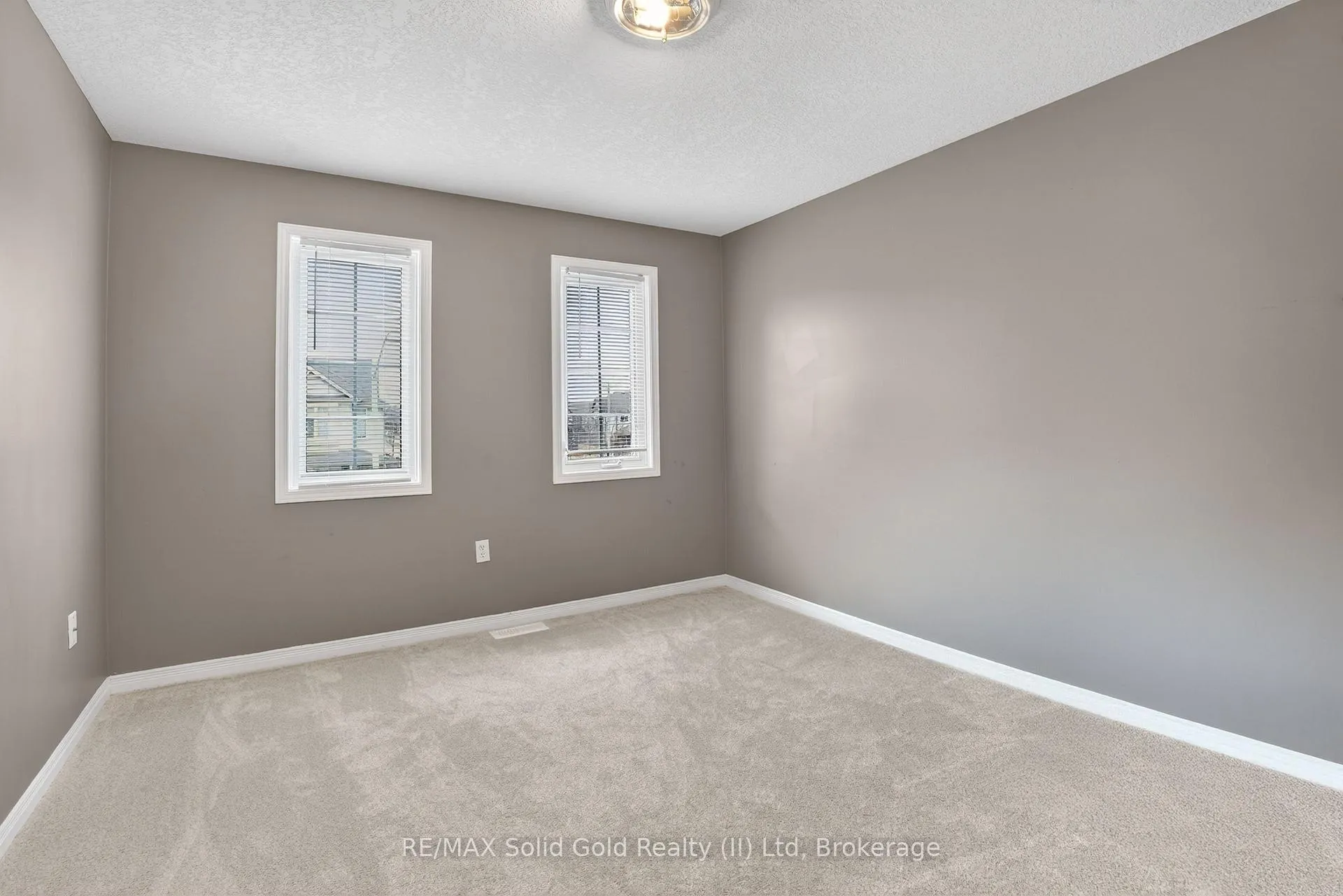 Photo 34 of 539 Woolgrass Avenue, Waterloo — HOMEH