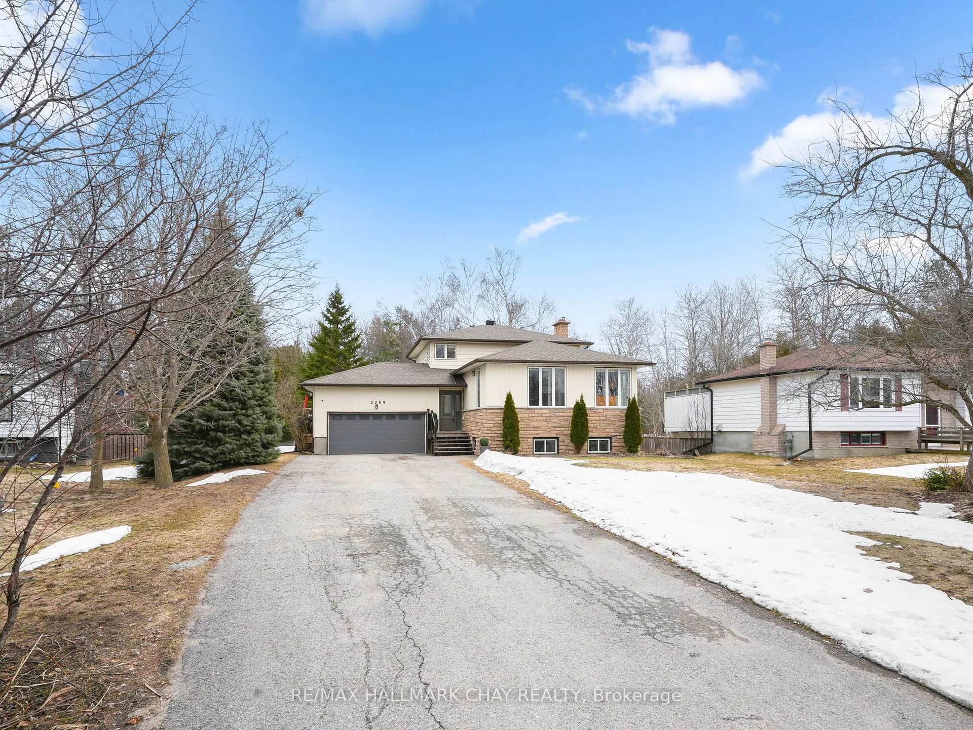 Photo 1 of 2209 Spring Street, Innisfil, Alcona — HOMEH