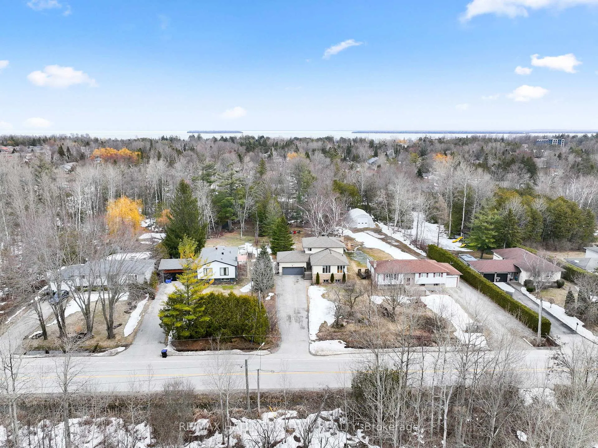 Photo 3 of 2209 Spring Street, Innisfil, Alcona — HOMEH