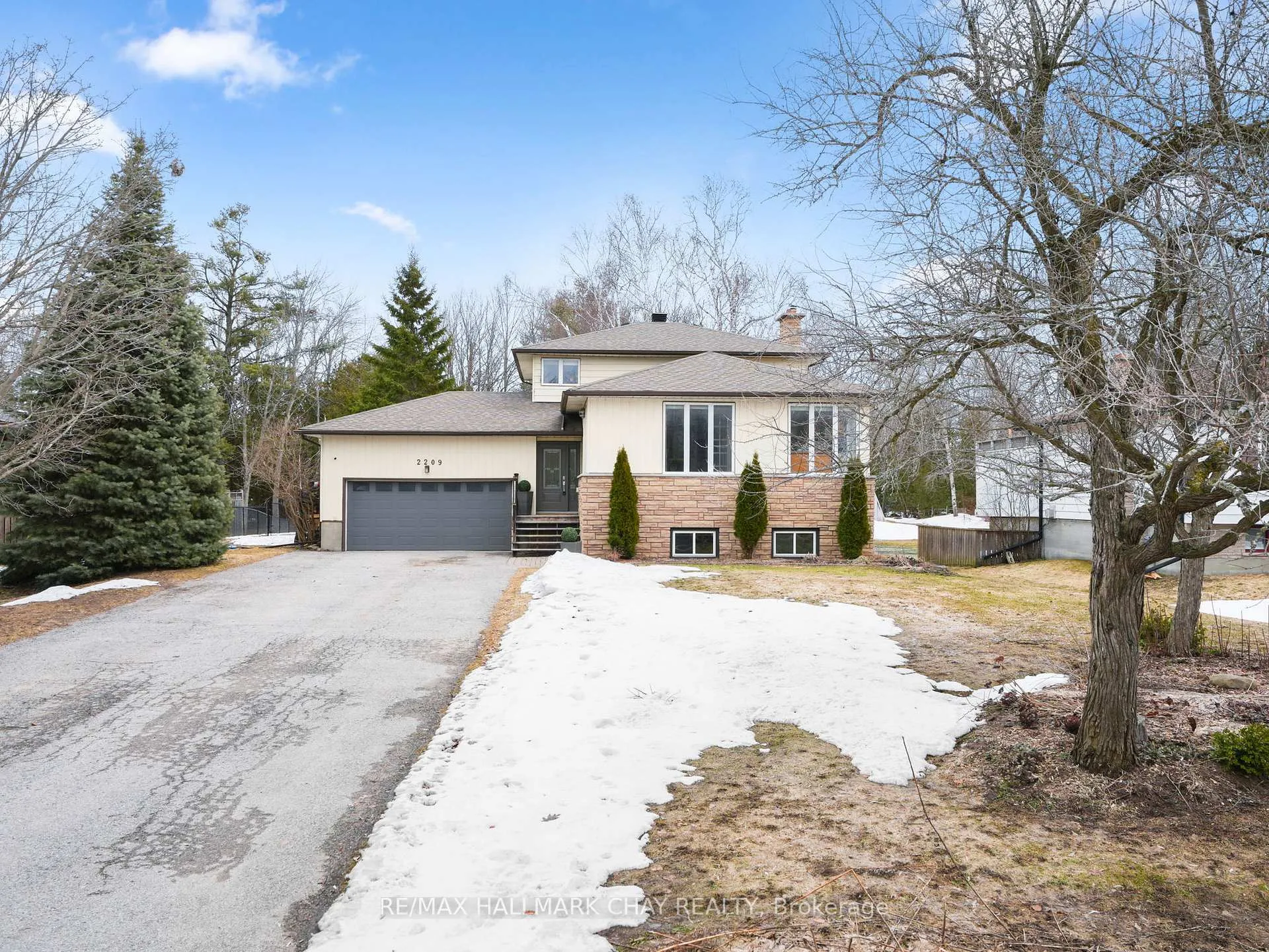Photo 4 of 2209 Spring Street, Innisfil, Alcona — HOMEH