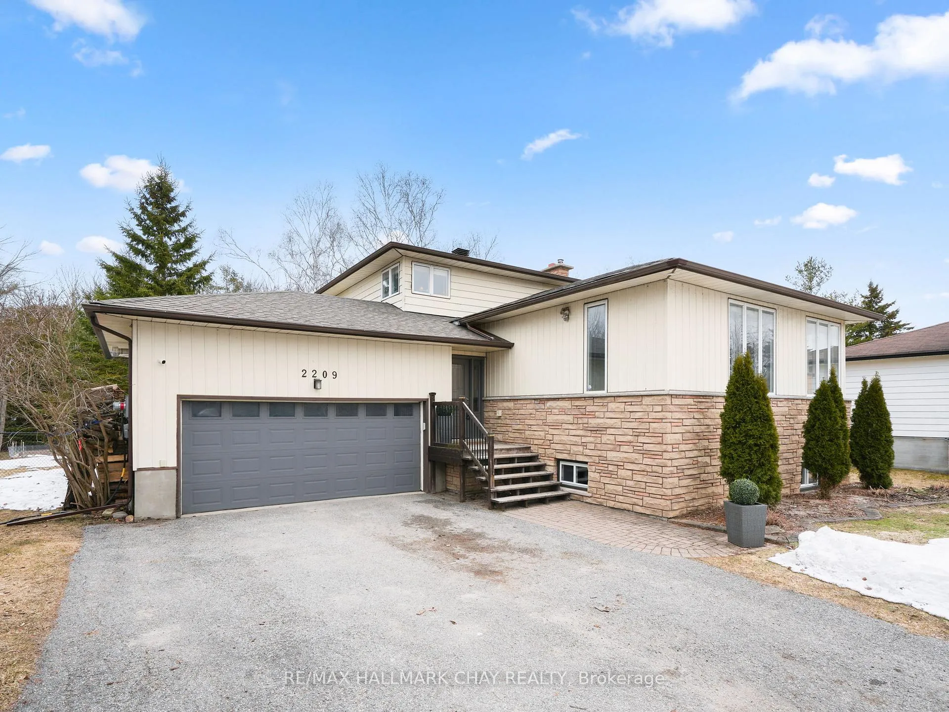 Photo 5 of 2209 Spring Street, Innisfil, Alcona — HOMEH