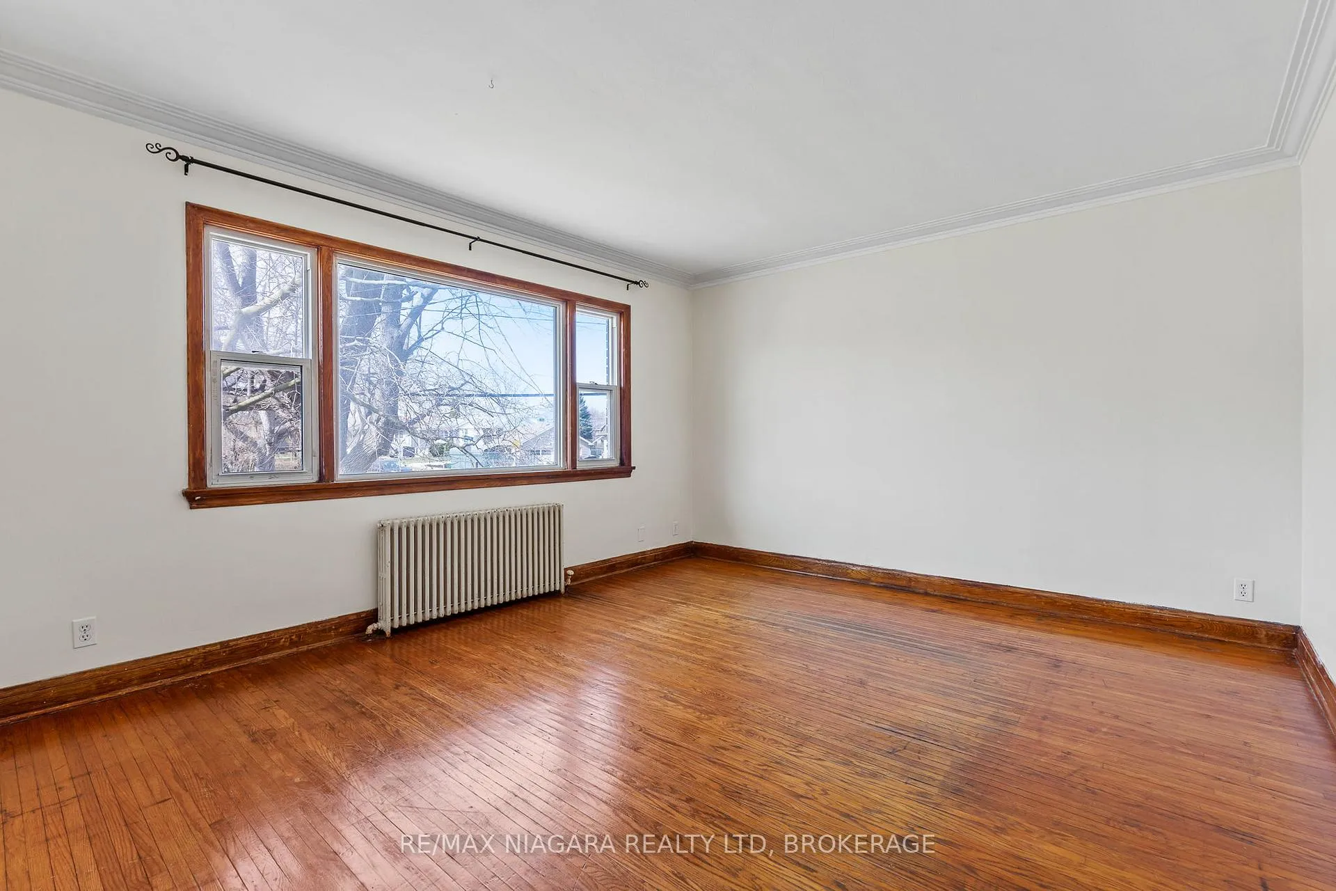 Photo 4 of Unit UNIT #1, 136 Haig Street, St. Catharines, Haig — HOMEH