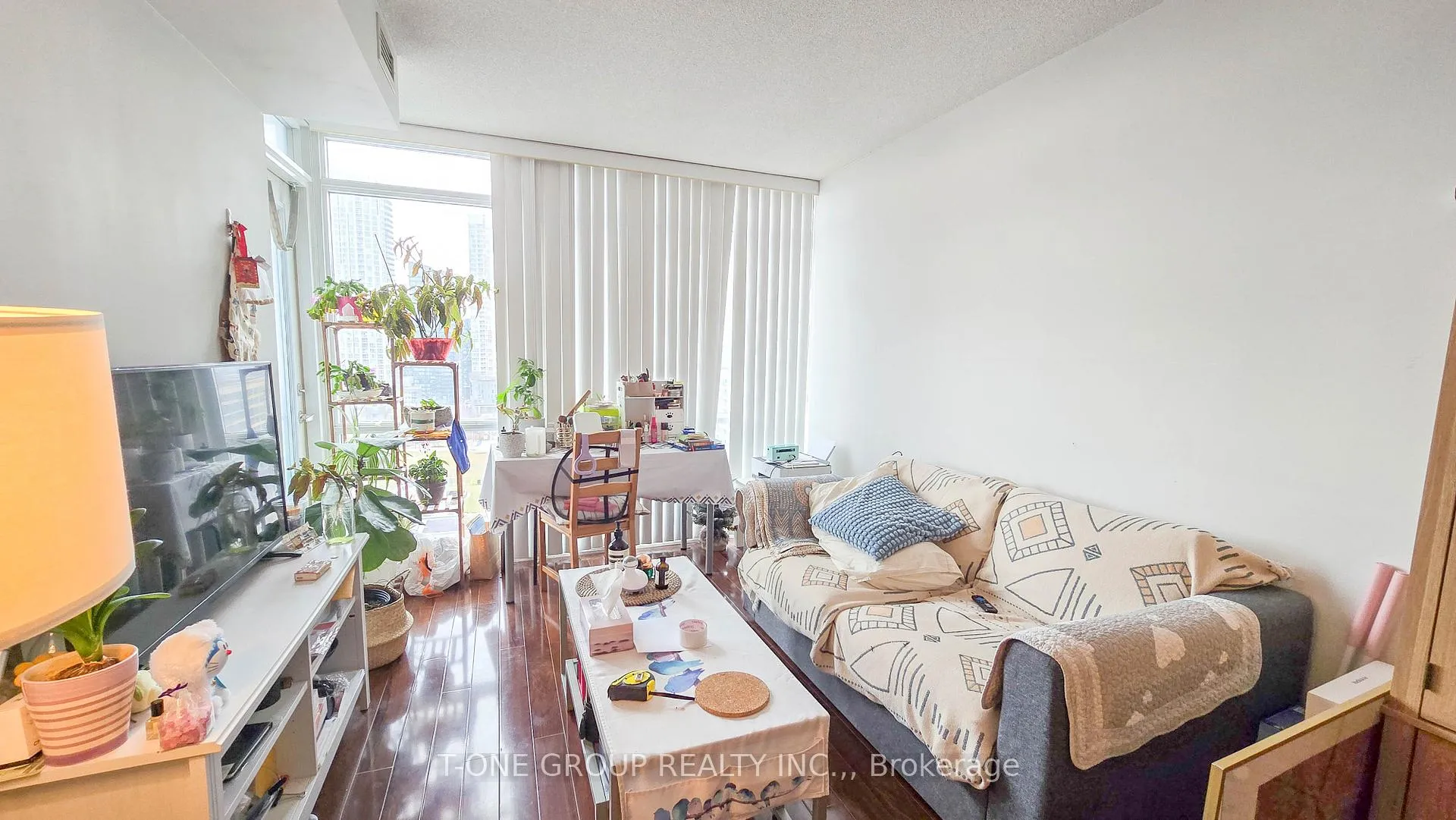 Photo 2 of Unit 1702, 15 Fort York Boulevard, Toronto, Waterfront Communities — HOMEH
