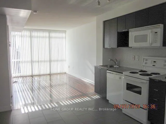 Photo 5 of Unit 1702, 15 Fort York Boulevard, Toronto, Waterfront Communities — HOMEH
