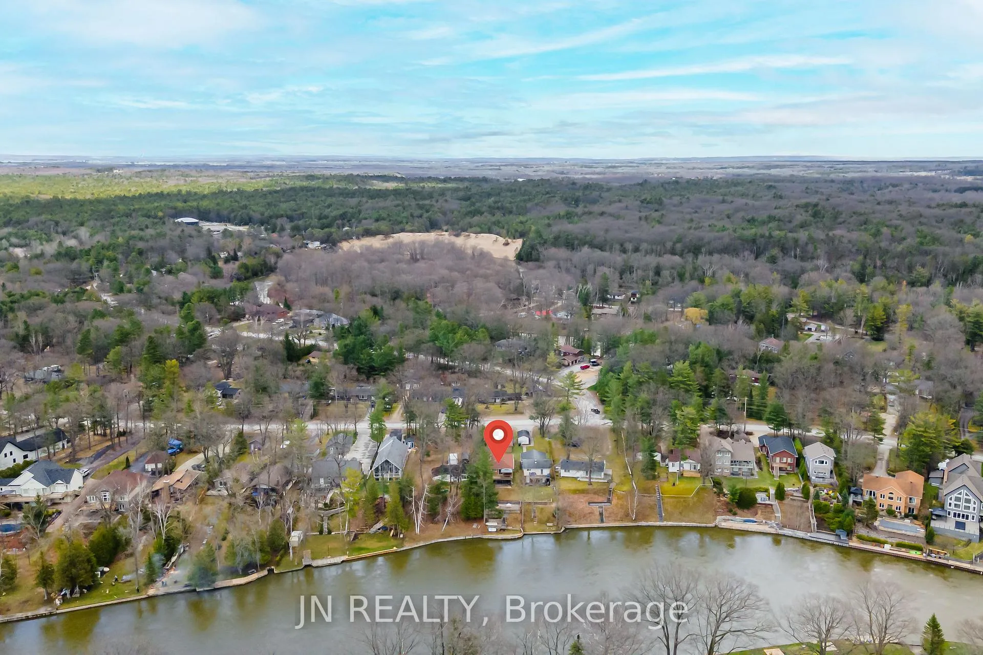 Photo 2 of 322 Oxbow Park Drive, Wasaga Beach — HOMEH
