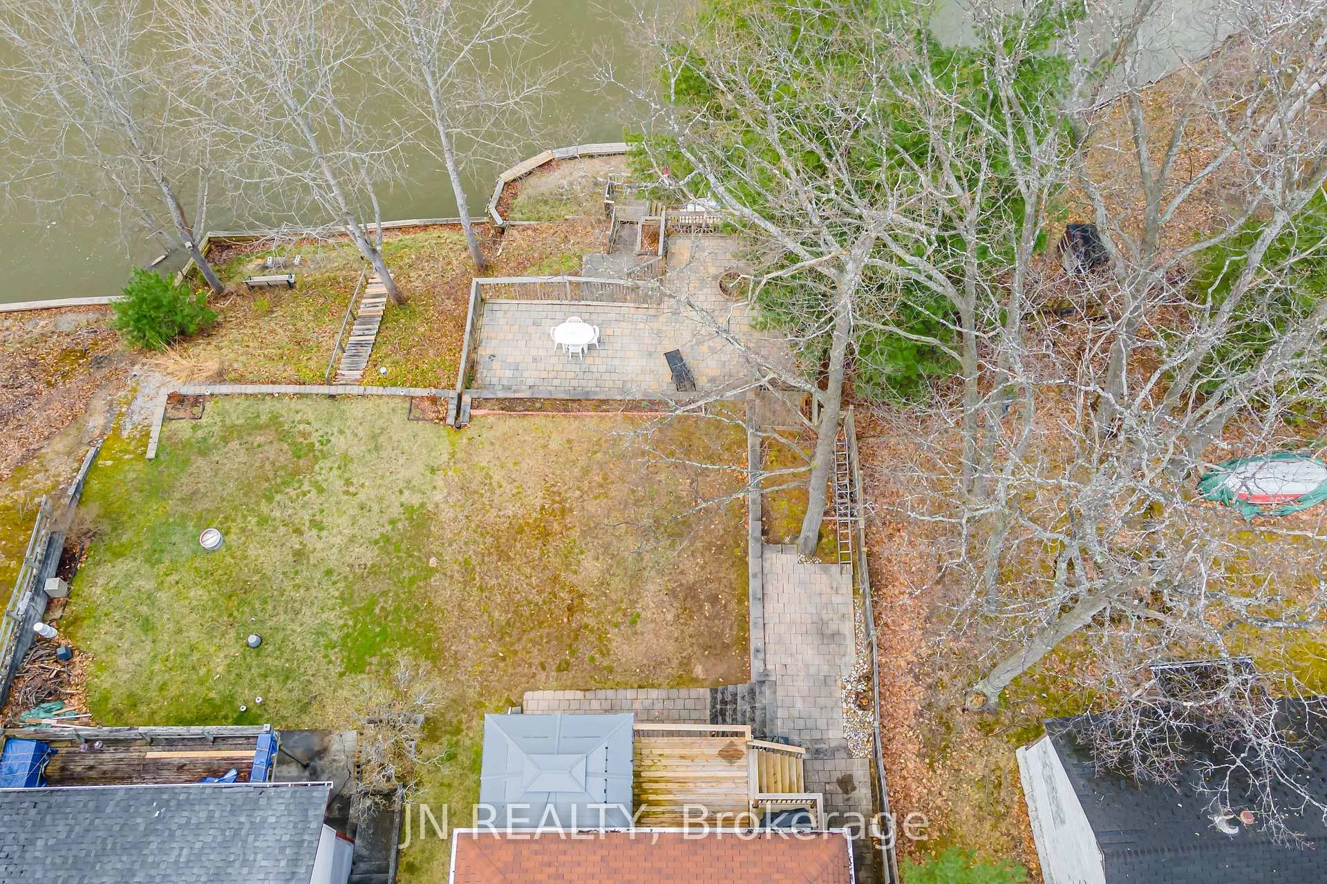 Photo 3 of 322 Oxbow Park Drive, Wasaga Beach — HOMEH