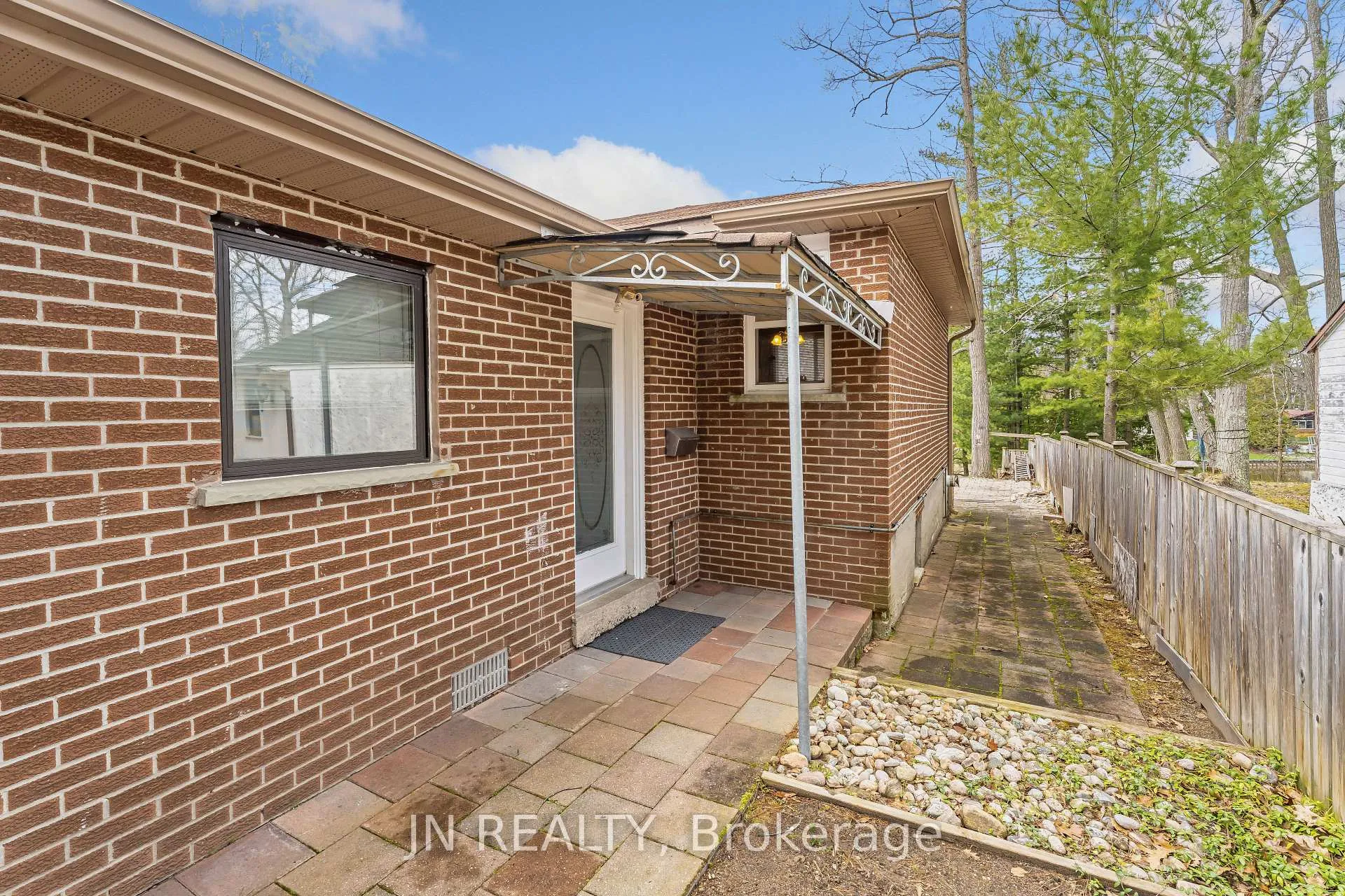 Photo 7 of 322 Oxbow Park Drive, Wasaga Beach — HOMEH