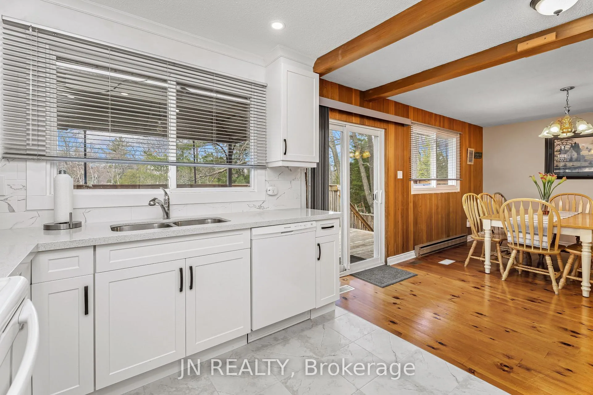 Photo 11 of 322 Oxbow Park Drive, Wasaga Beach — HOMEH