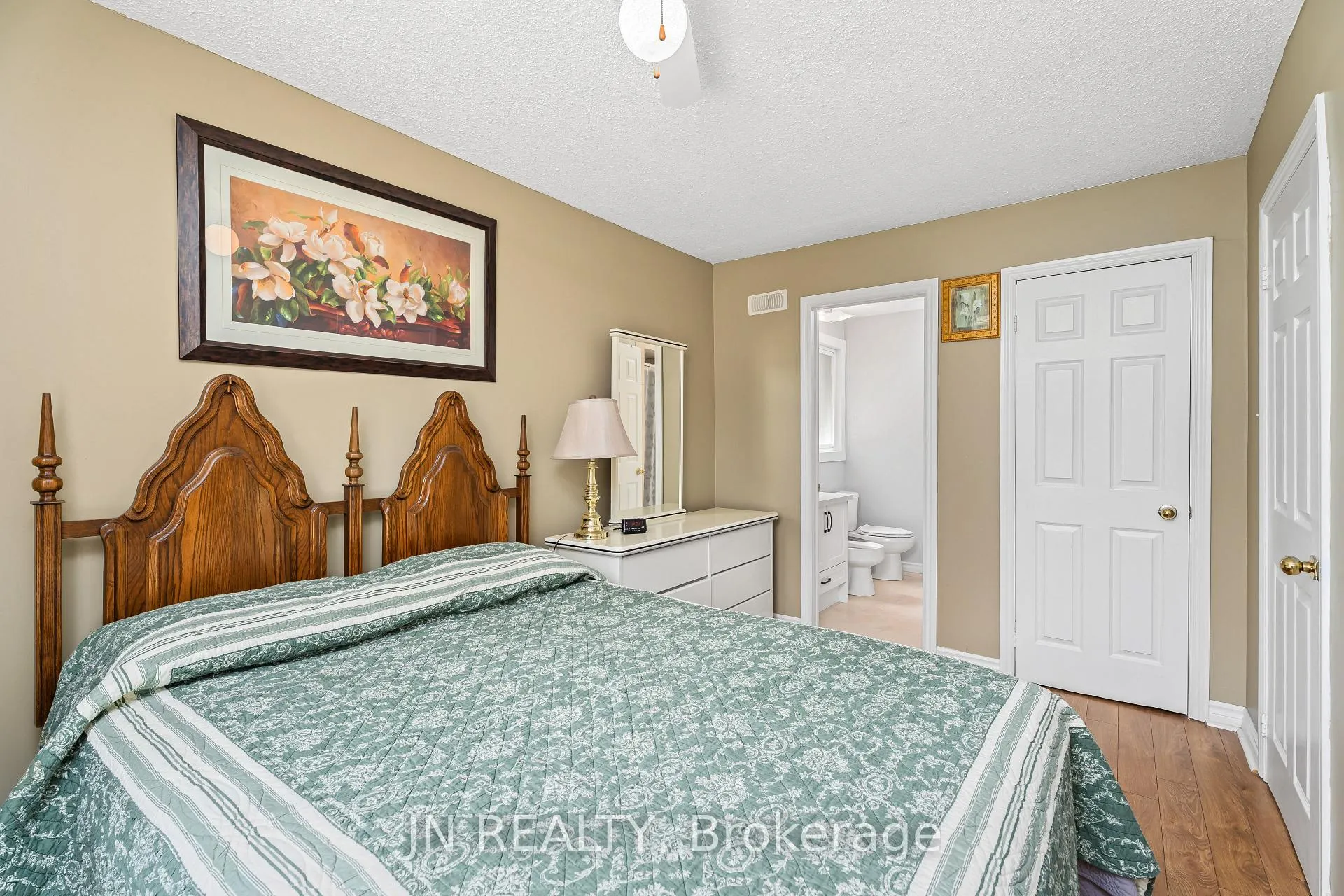 Photo 16 of 322 Oxbow Park Drive, Wasaga Beach — HOMEH
