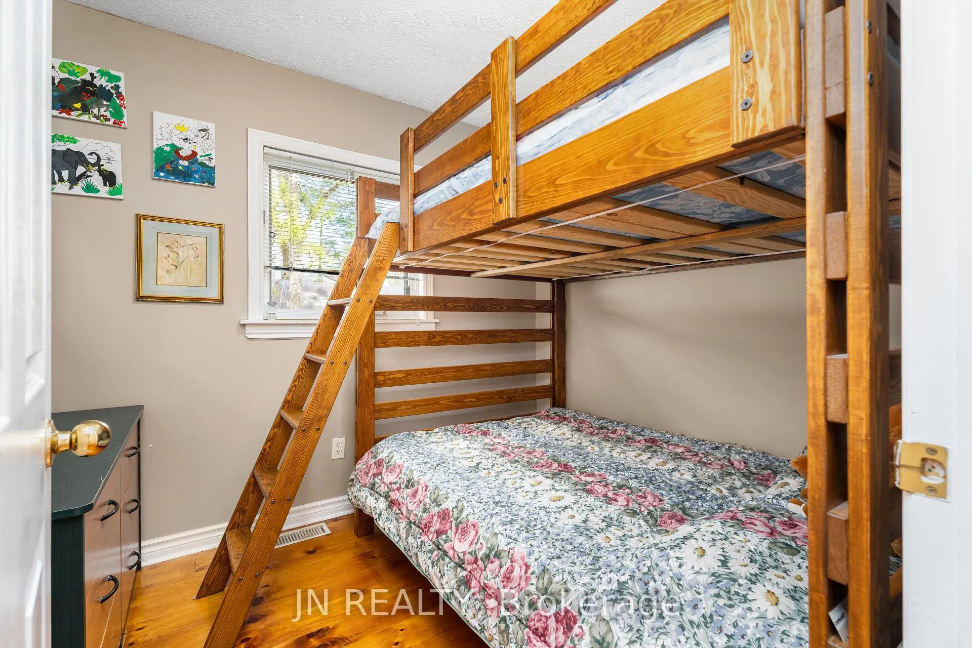 Photo 19 of 322 Oxbow Park Drive, Wasaga Beach — HOMEH