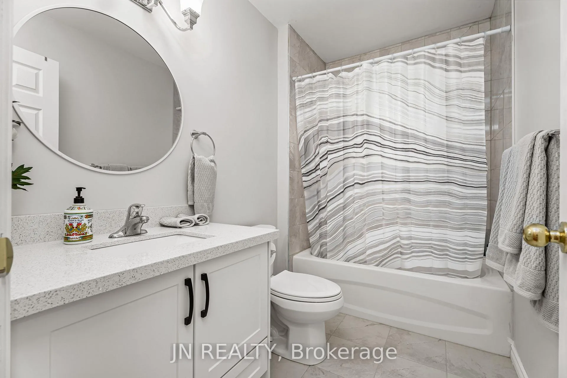 Photo 20 of 322 Oxbow Park Drive, Wasaga Beach — HOMEH