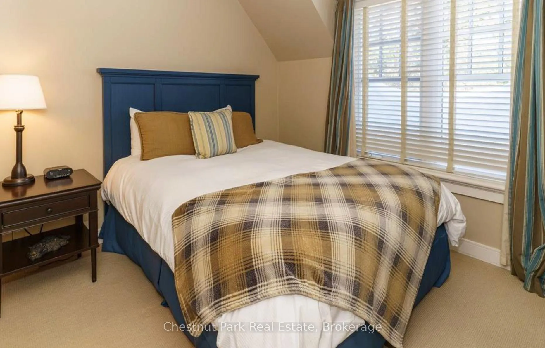Photo 17 of 201 Glen Abbey Way S, Seguin — HOMEH