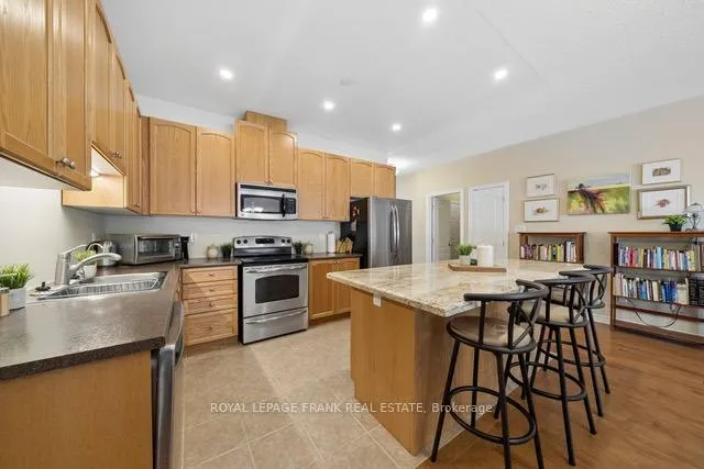 Photo 7 of Unit 38, 38 Fred Barnard Way, Uxbridge — HOMEH