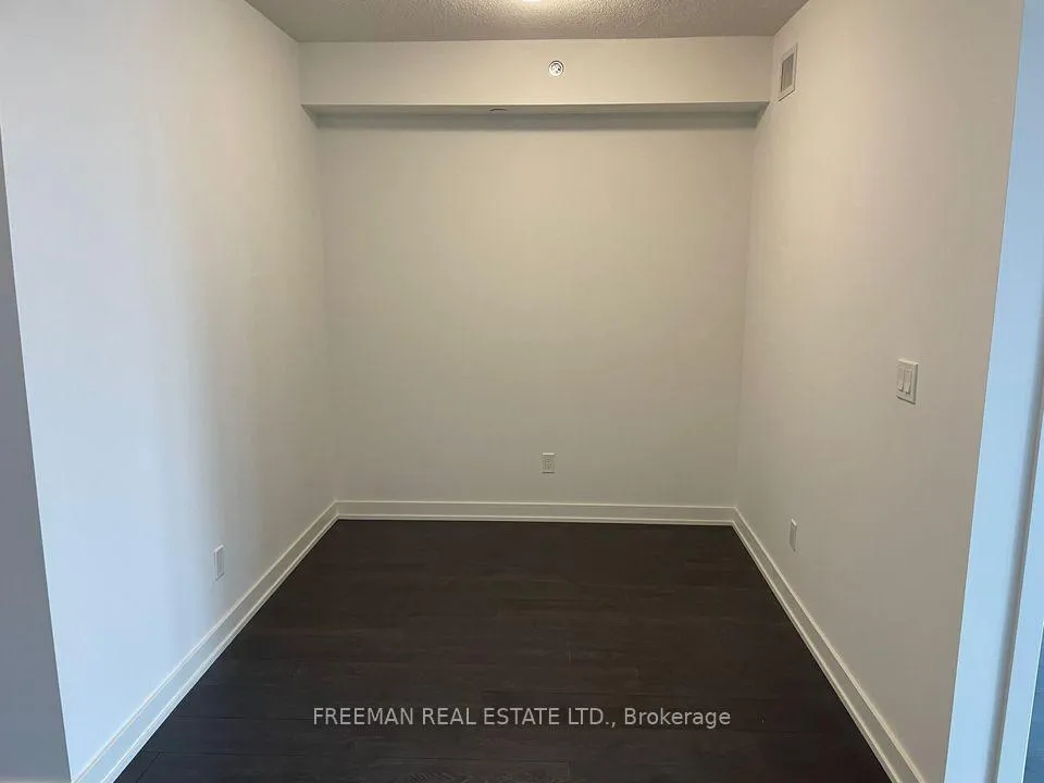 Photo 6 of Unit B608, 3200 Dakota Common, Burlington, Alton — HOMEH