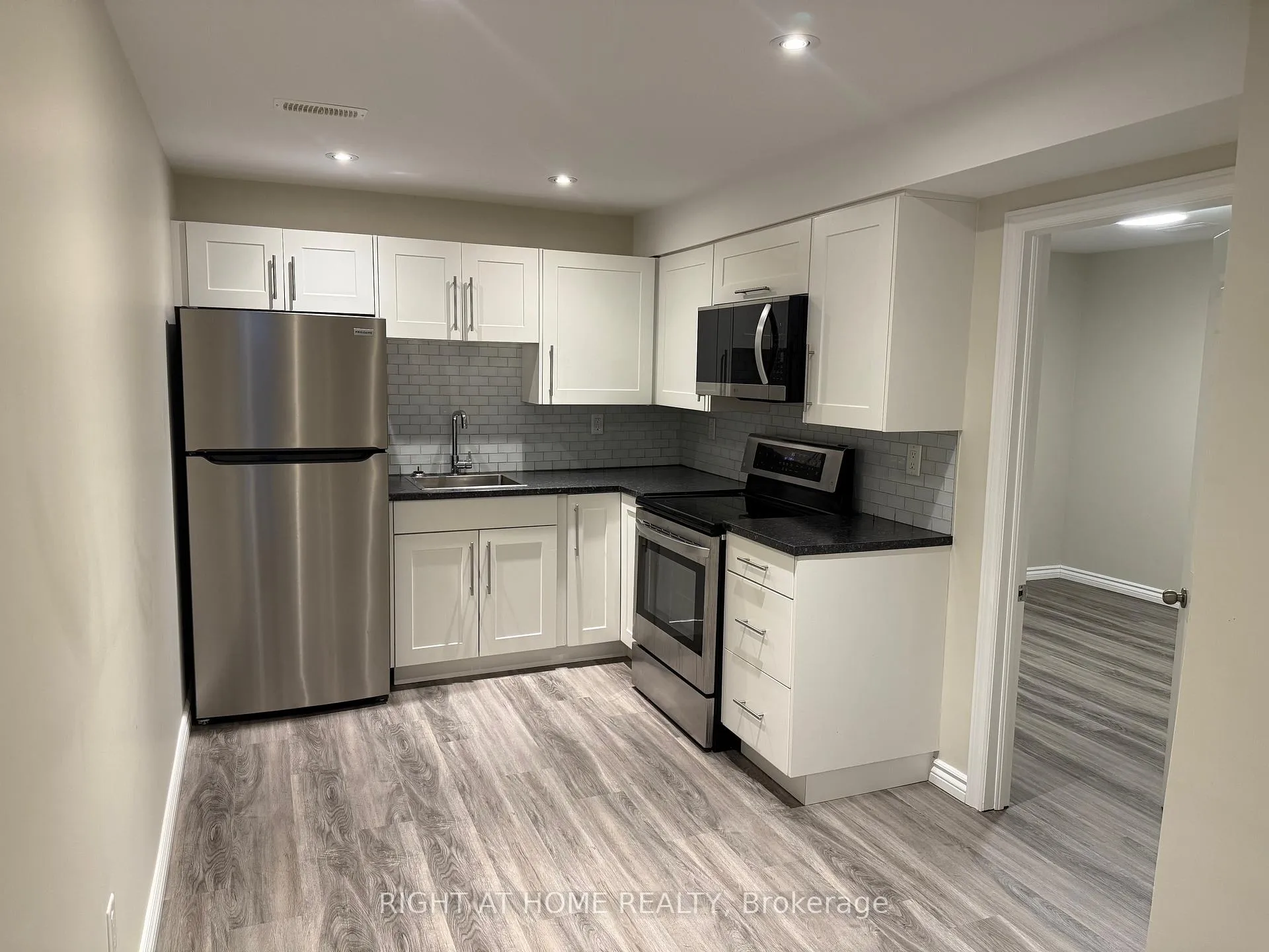 Photo 5 of 88 Gregory Road, Ajax, South East — HOMEH