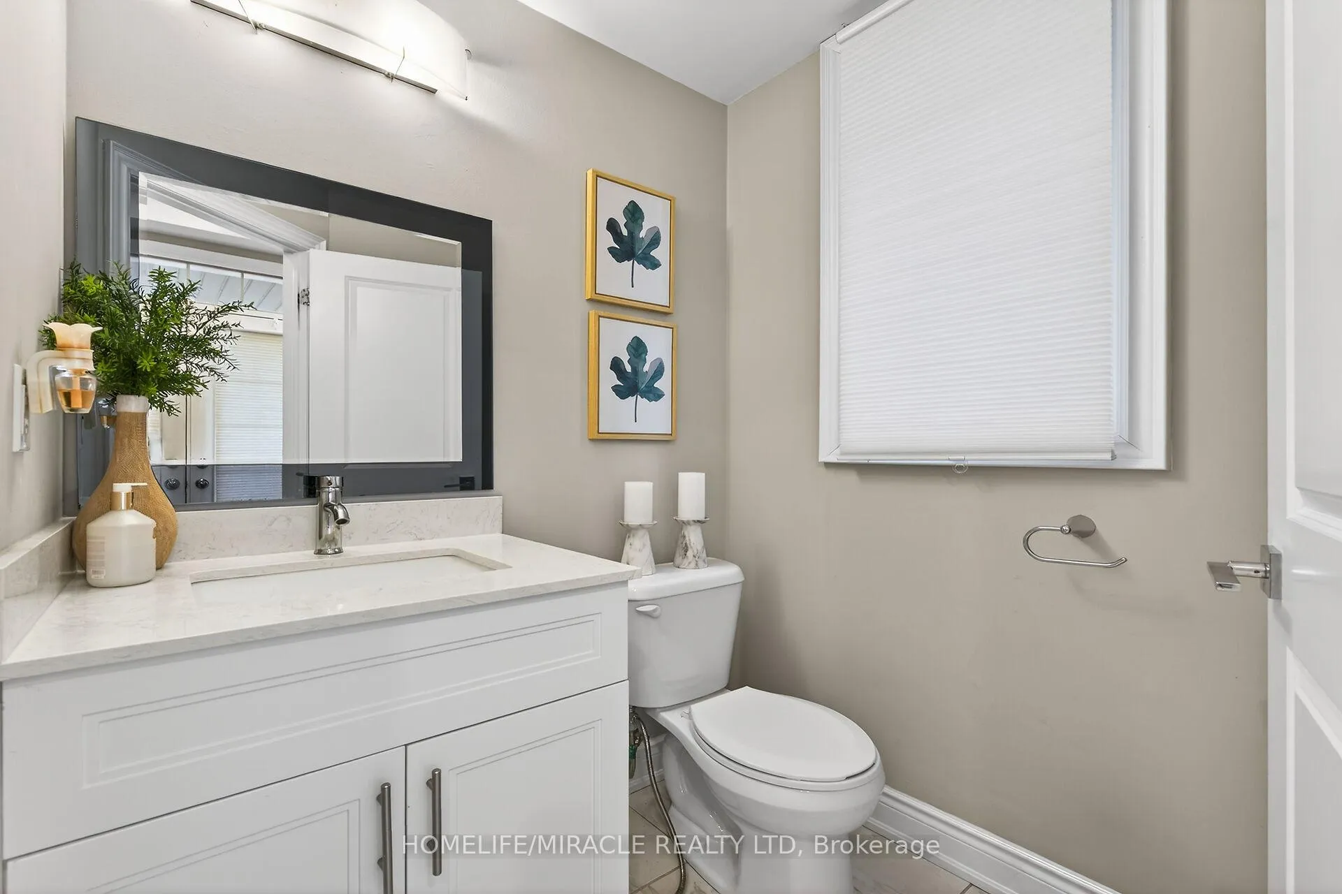 Photo 5 of 7809 Hackberry Trail, Niagara Falls, Brown — HOMEH