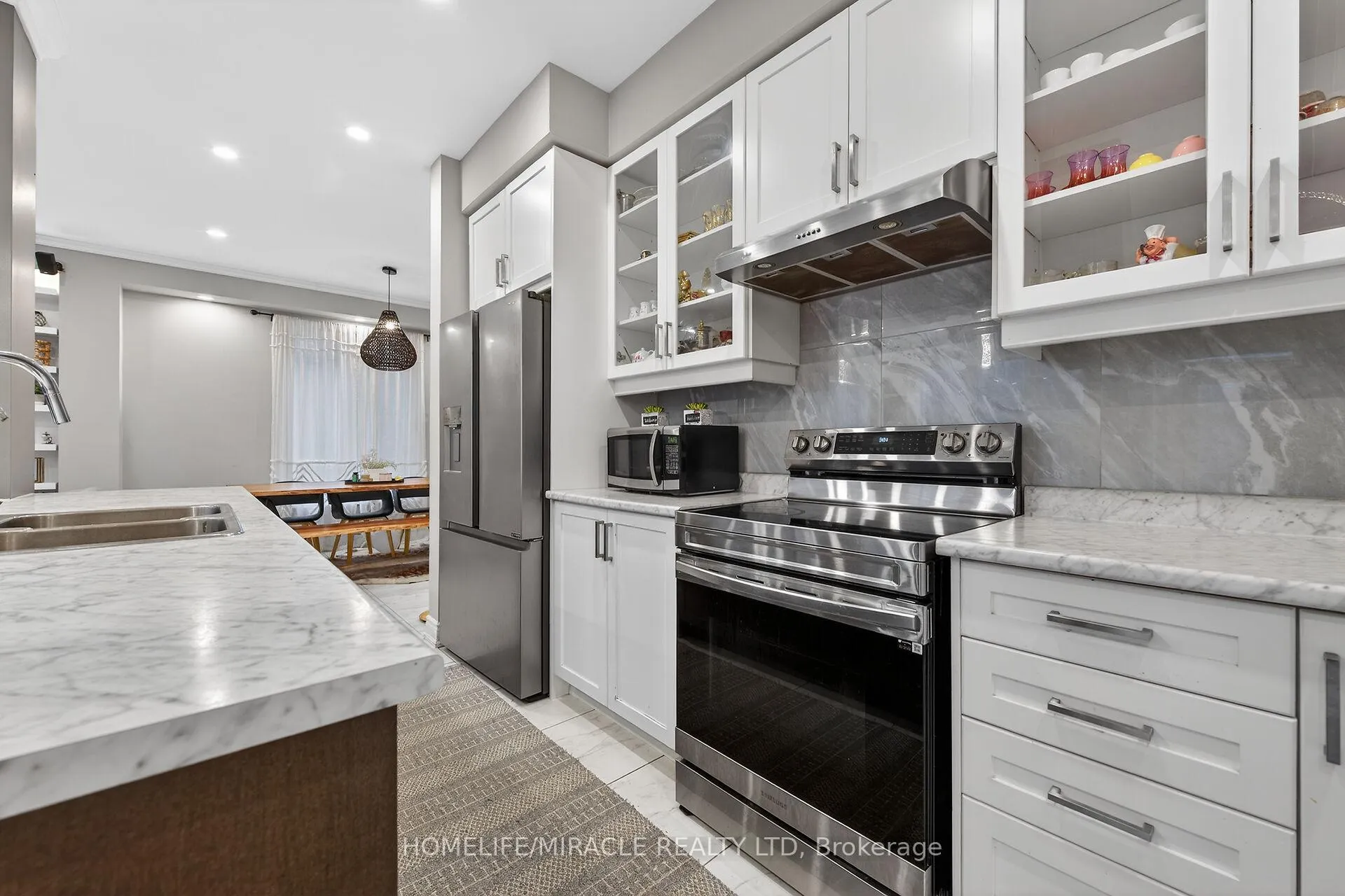 Photo 12 of 7809 Hackberry Trail, Niagara Falls, Brown — HOMEH