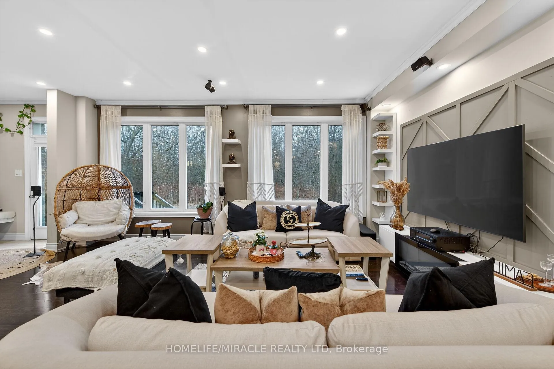 Photo 15 of 7809 Hackberry Trail, Niagara Falls, Brown — HOMEH