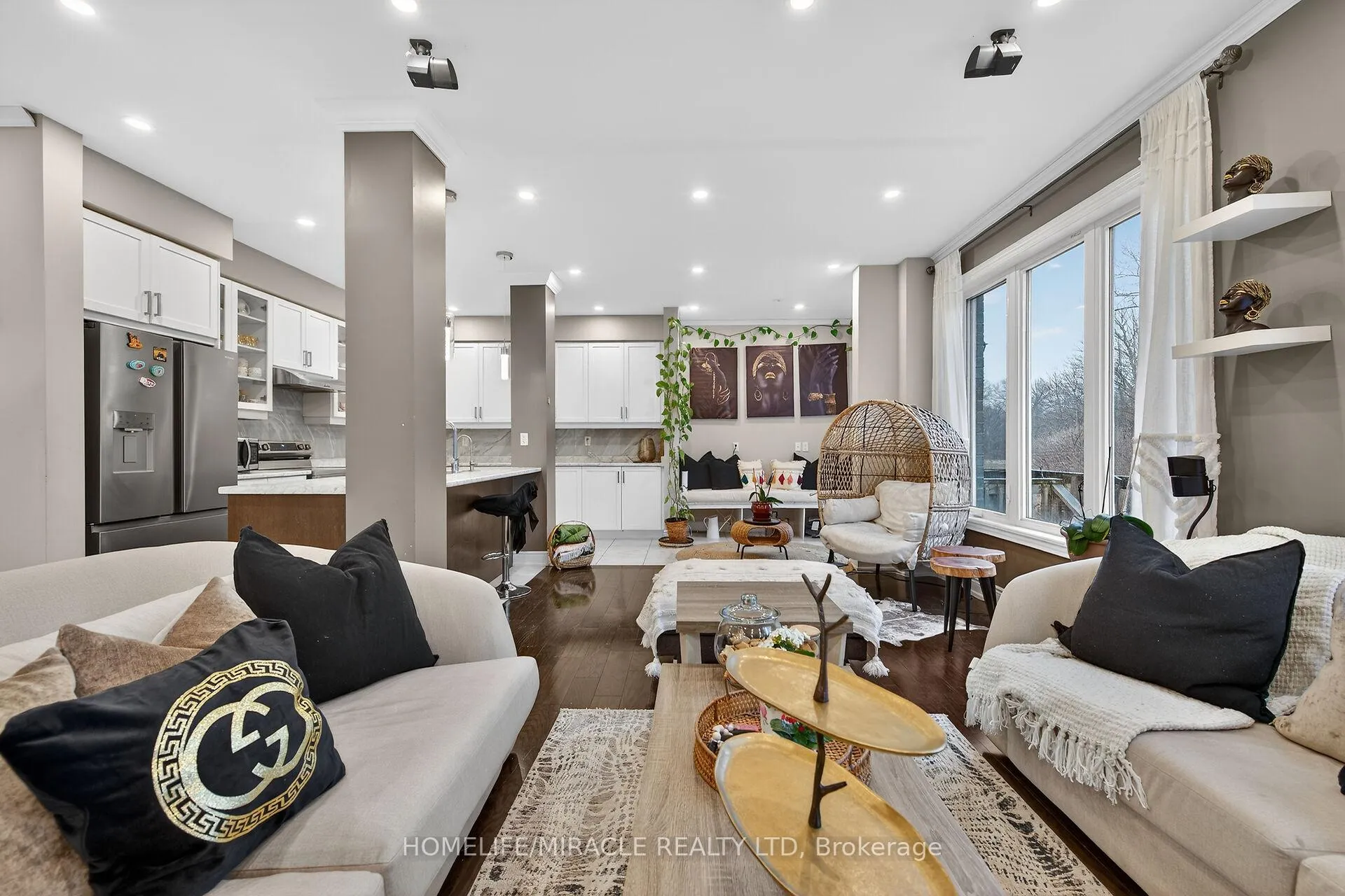 Photo 18 of 7809 Hackberry Trail, Niagara Falls, Brown — HOMEH
