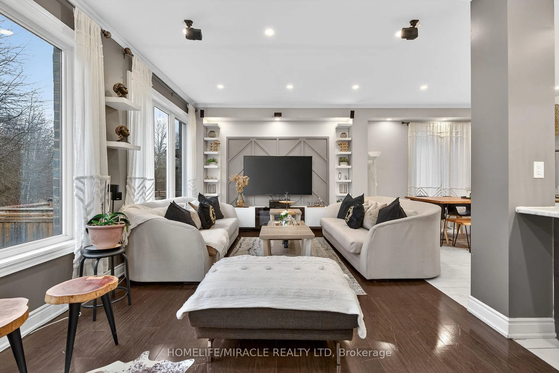Photo 20 of 7809 Hackberry Trail, Niagara Falls, Brown — HOMEH