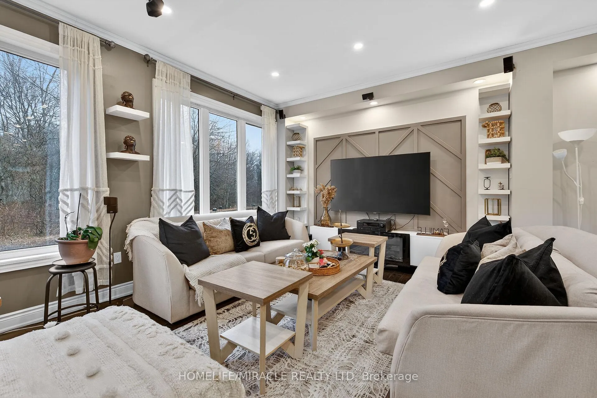Photo 21 of 7809 Hackberry Trail, Niagara Falls, Brown — HOMEH