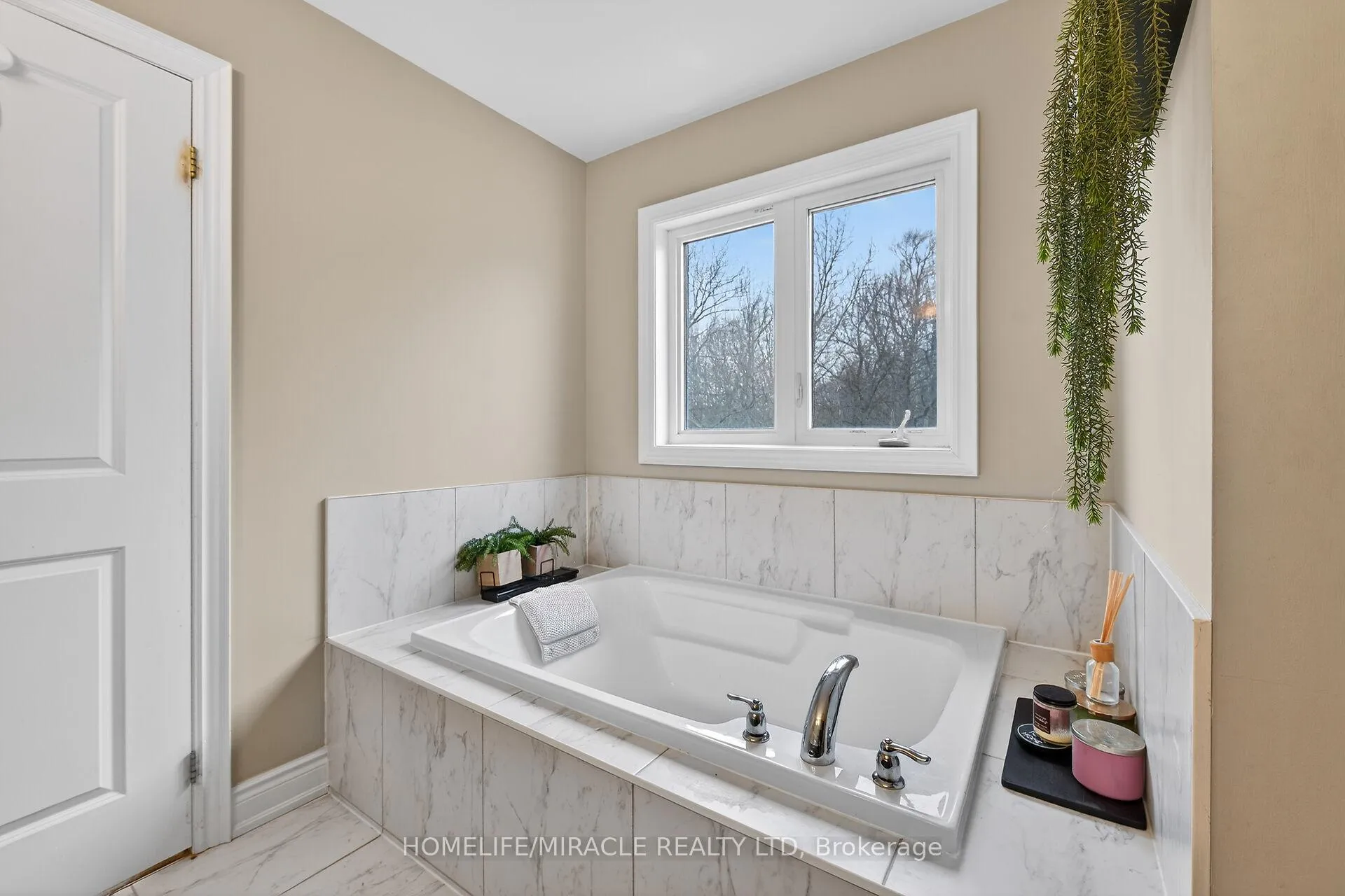 Photo 28 of 7809 Hackberry Trail, Niagara Falls, Brown — HOMEH