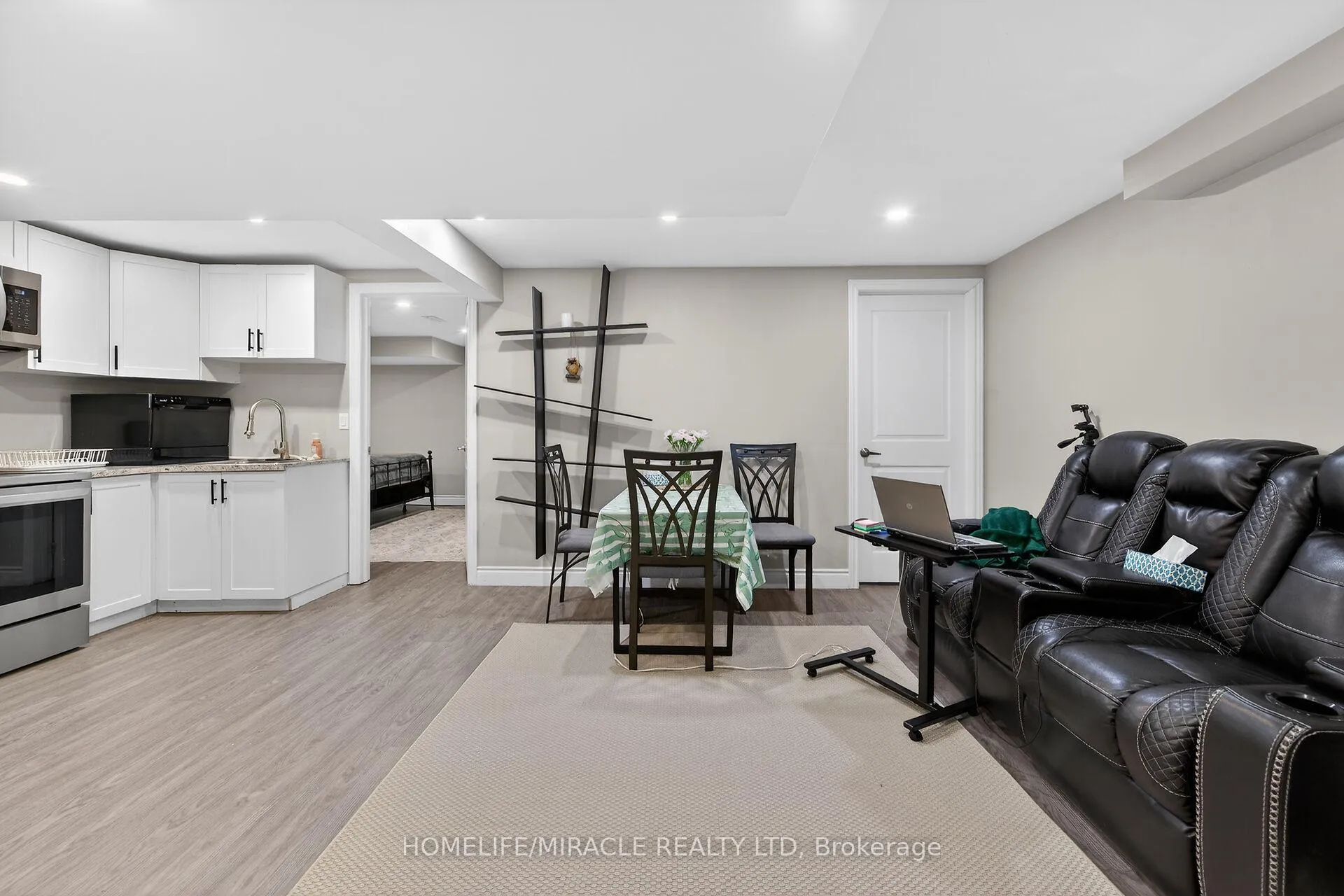 Photo 36 of 7809 Hackberry Trail, Niagara Falls, Brown — HOMEH